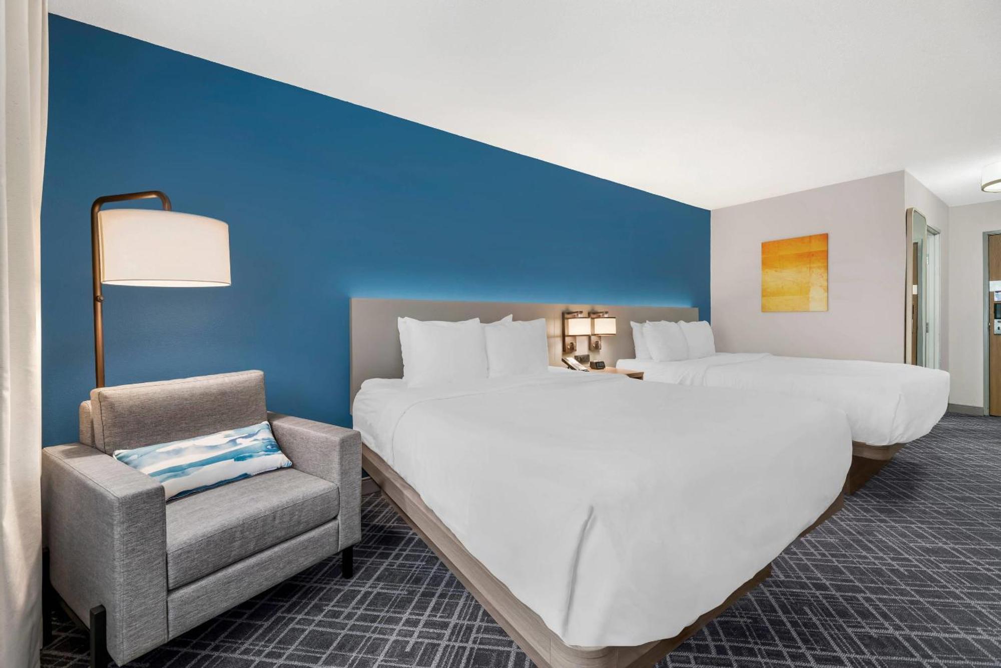 Queen Room Two Queen Beds Non-Smoking