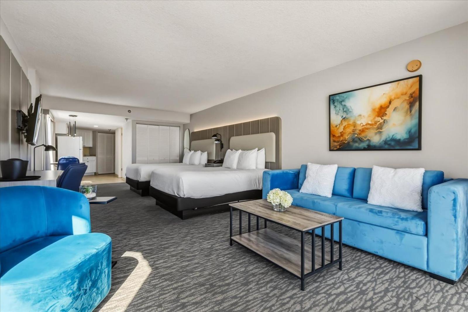 Deluxe Queen Room