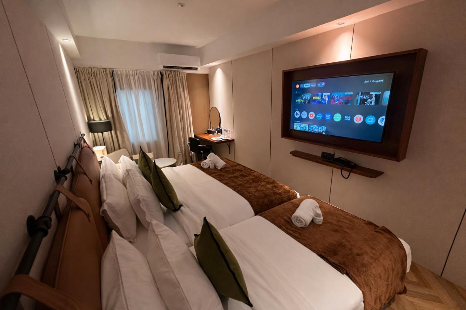 Luxury Triple Room