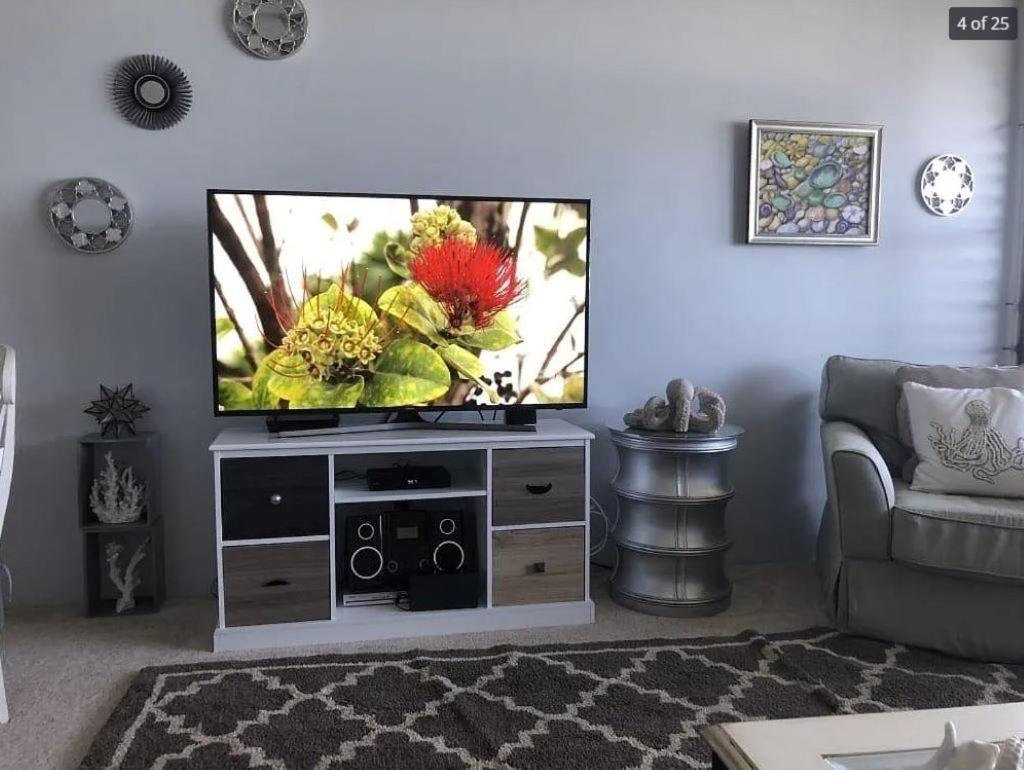 Deluxe One-Bedroom Apartment Ocean View