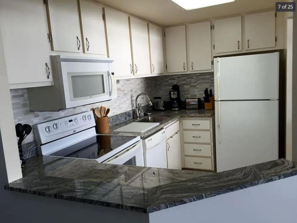 Deluxe One-Bedroom Apartment Ocean View