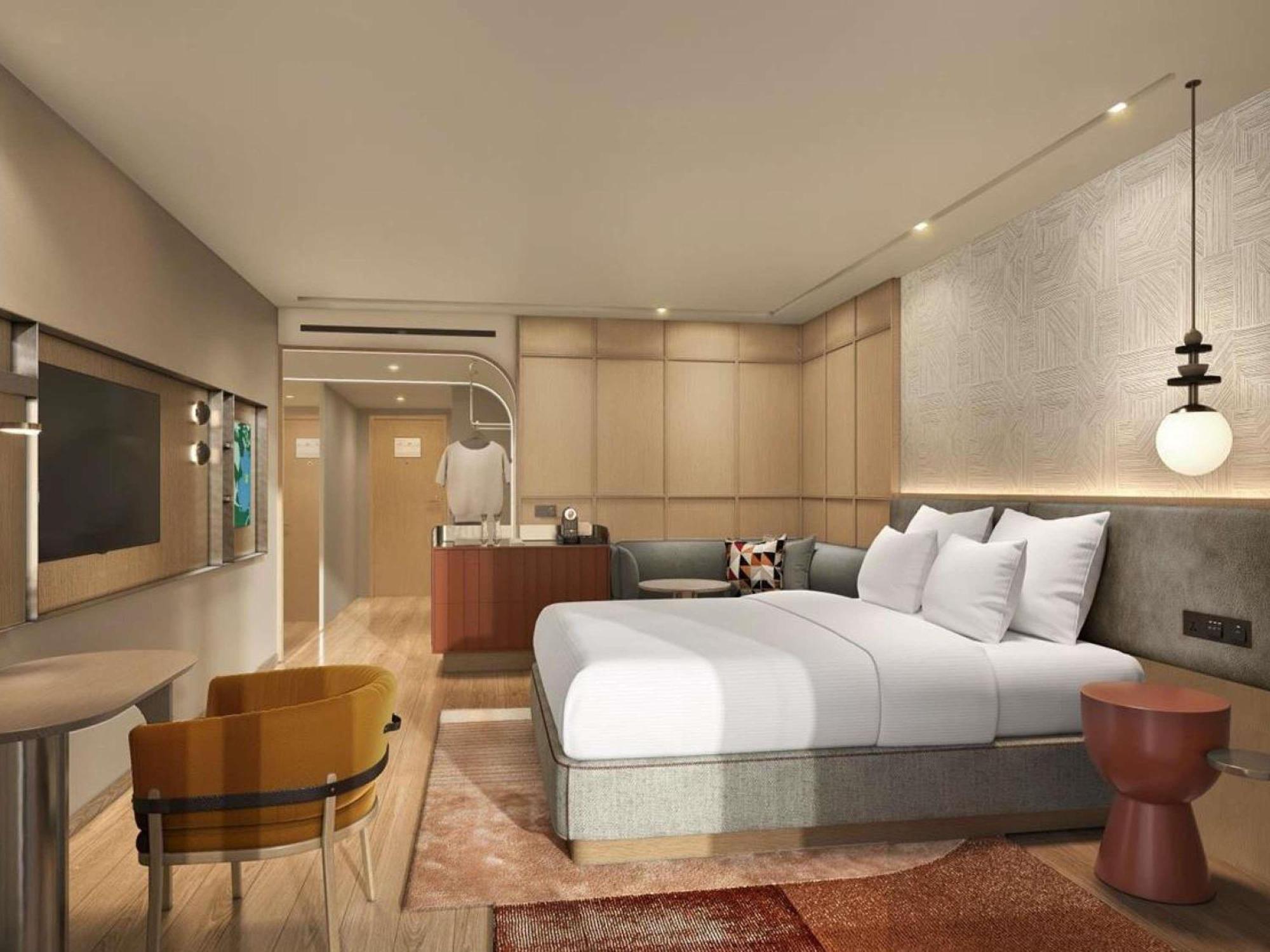 Deluxe Executive King Room City View