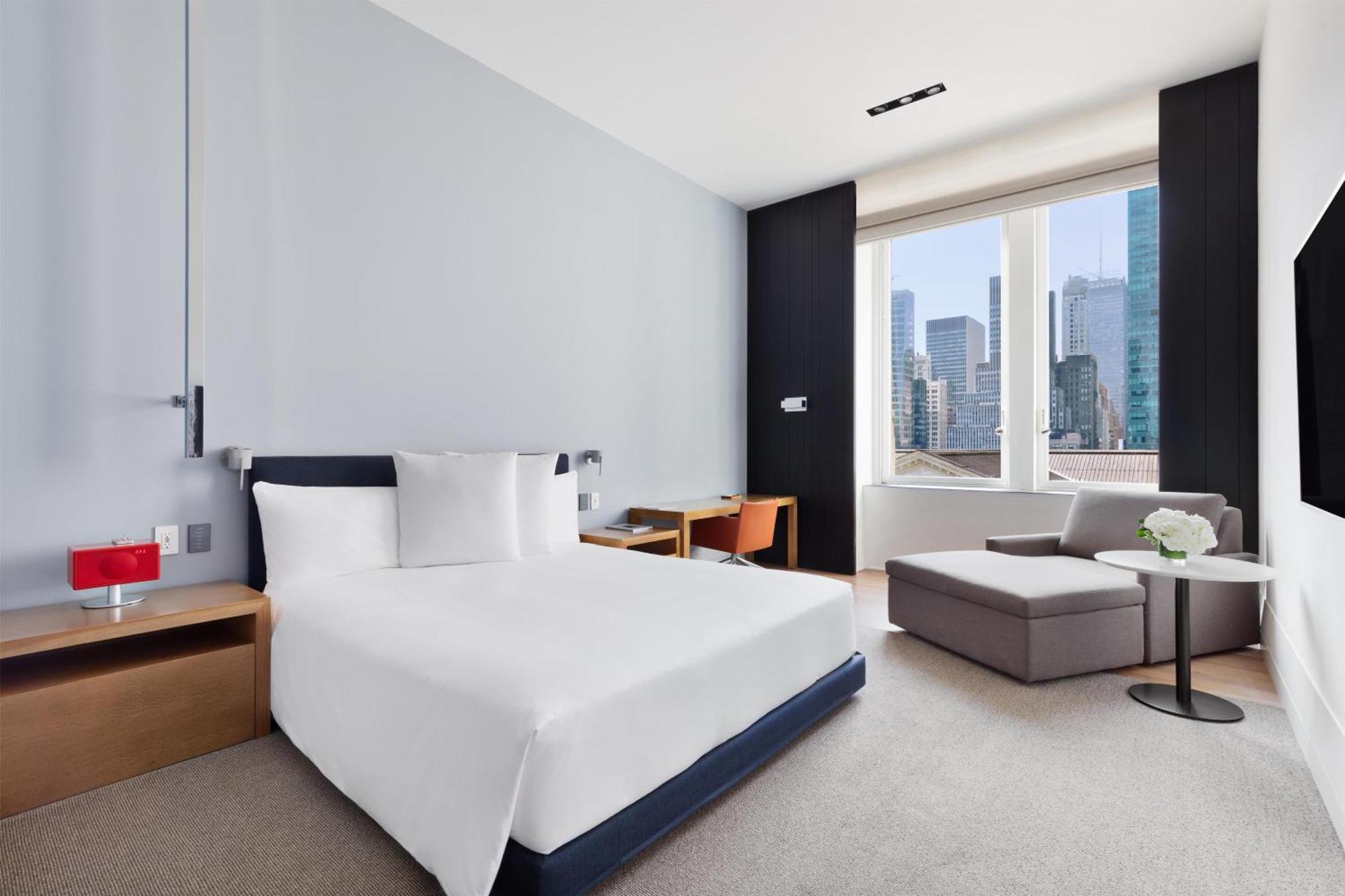 Deluxe King Room City View