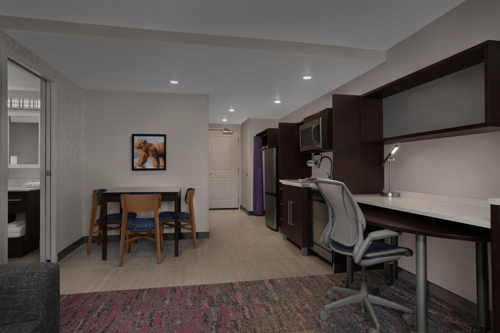 One-Bedroom King Suite Non-Smoking