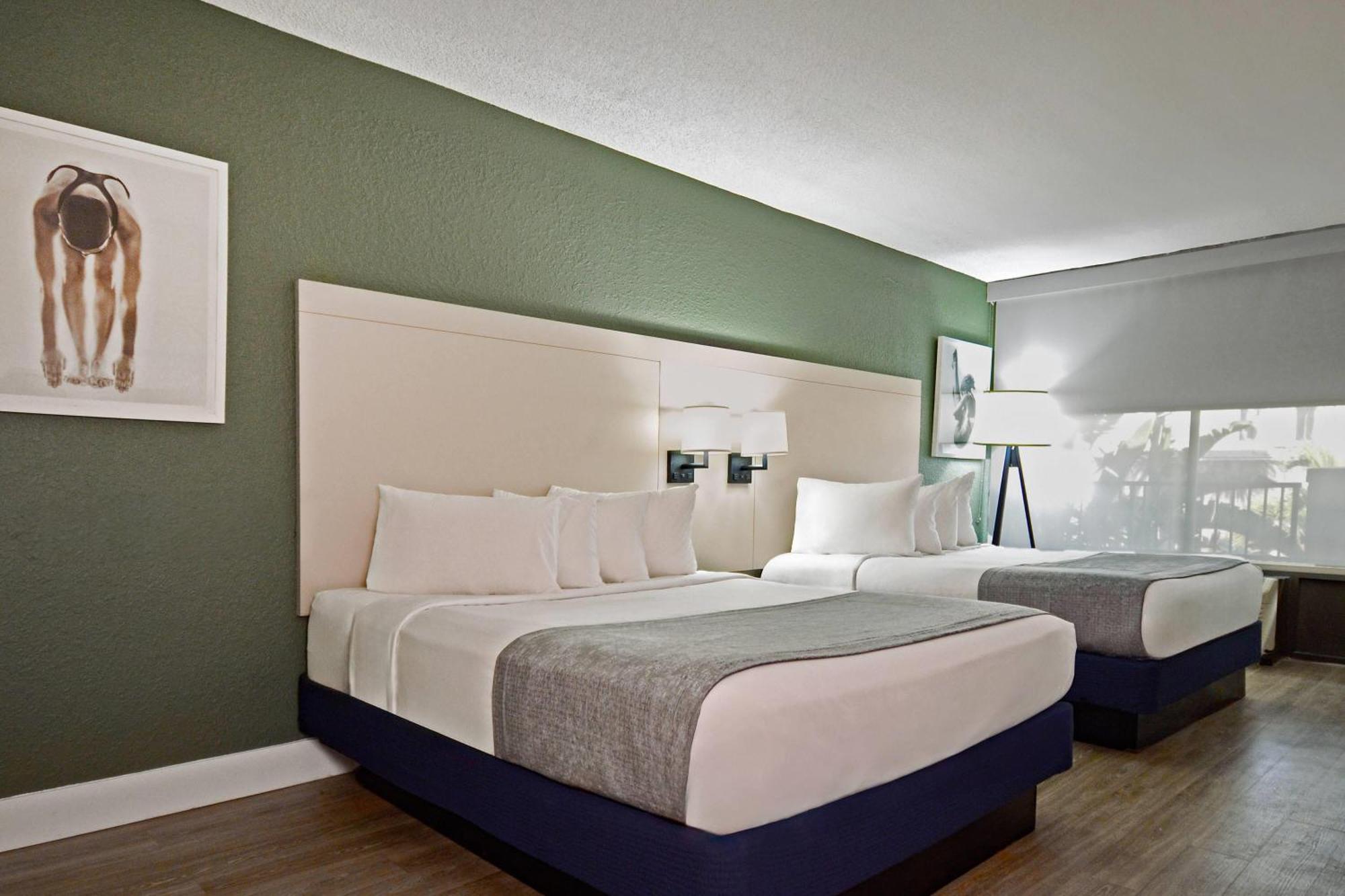 Queen Room Two Queen Beds Non-Smoking
