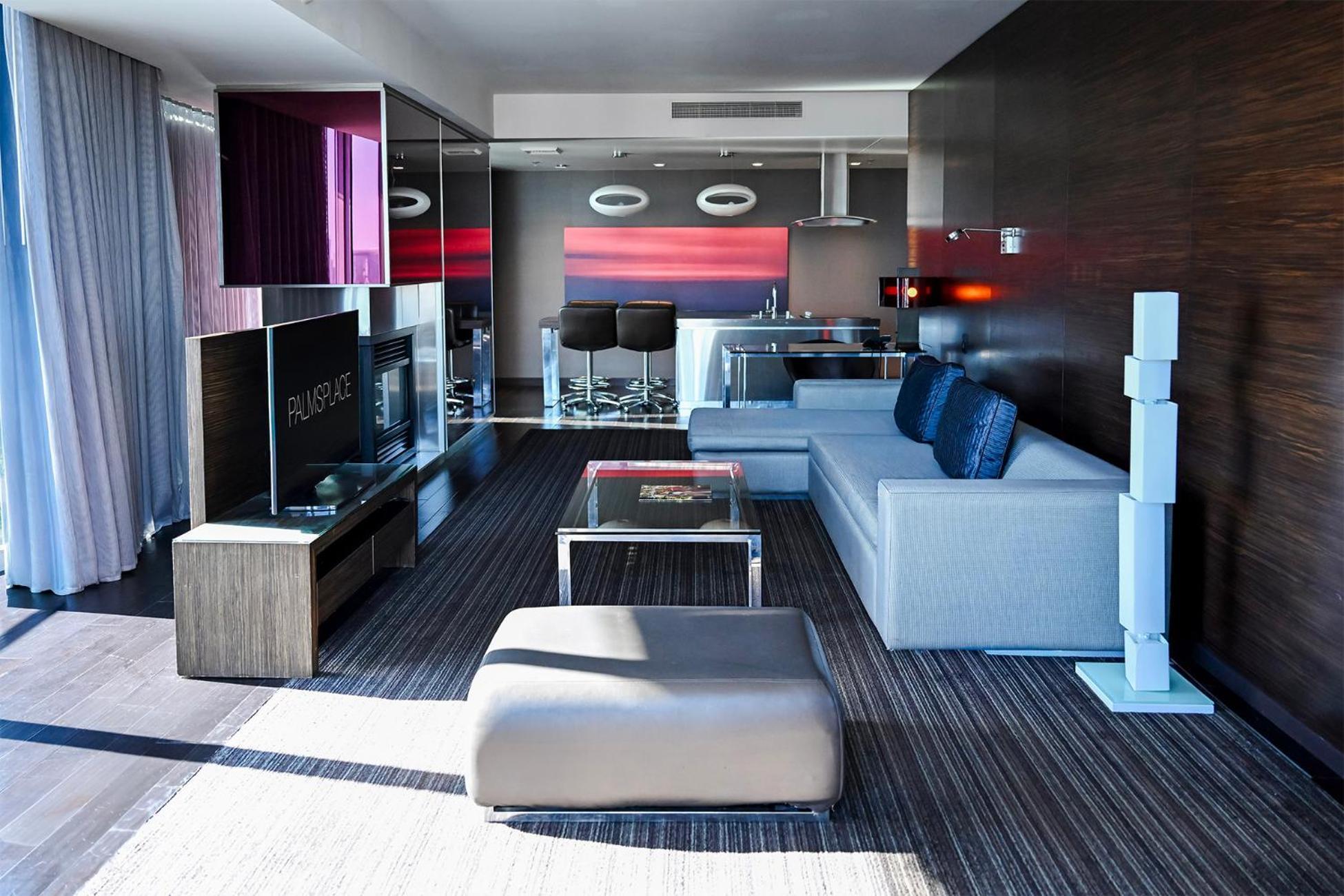 One Bedroom Suite Strip View