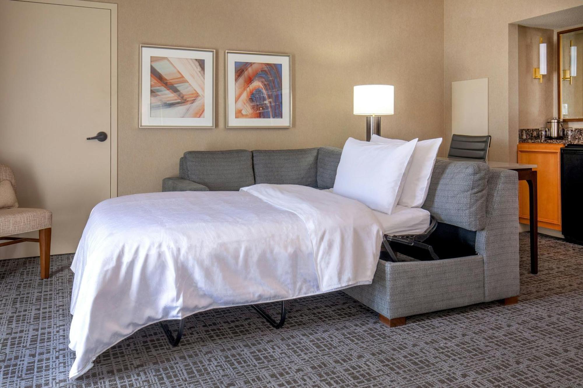 Junior Suite 1 King Corner room