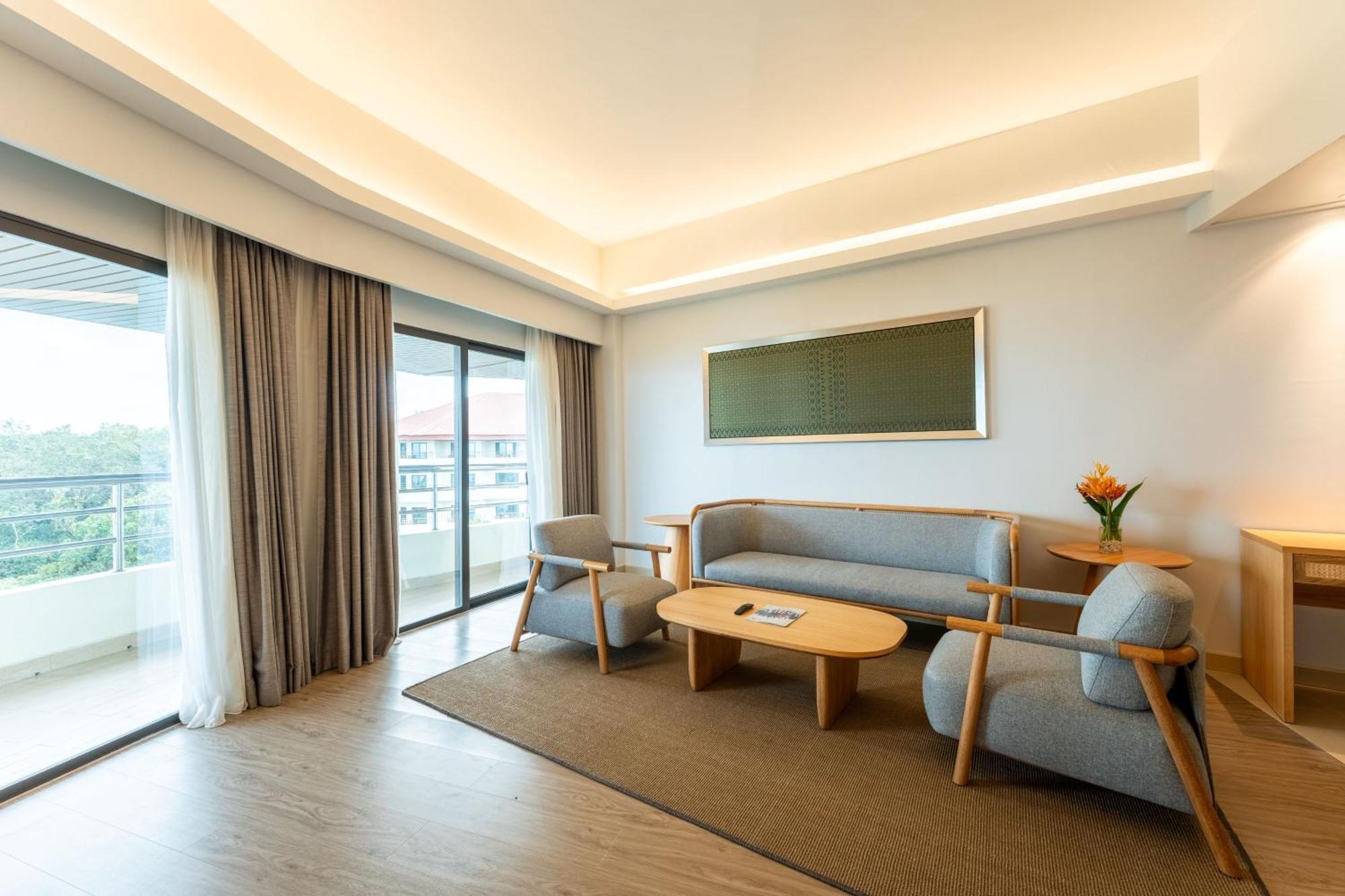 Executive Sea-Facing Suite
