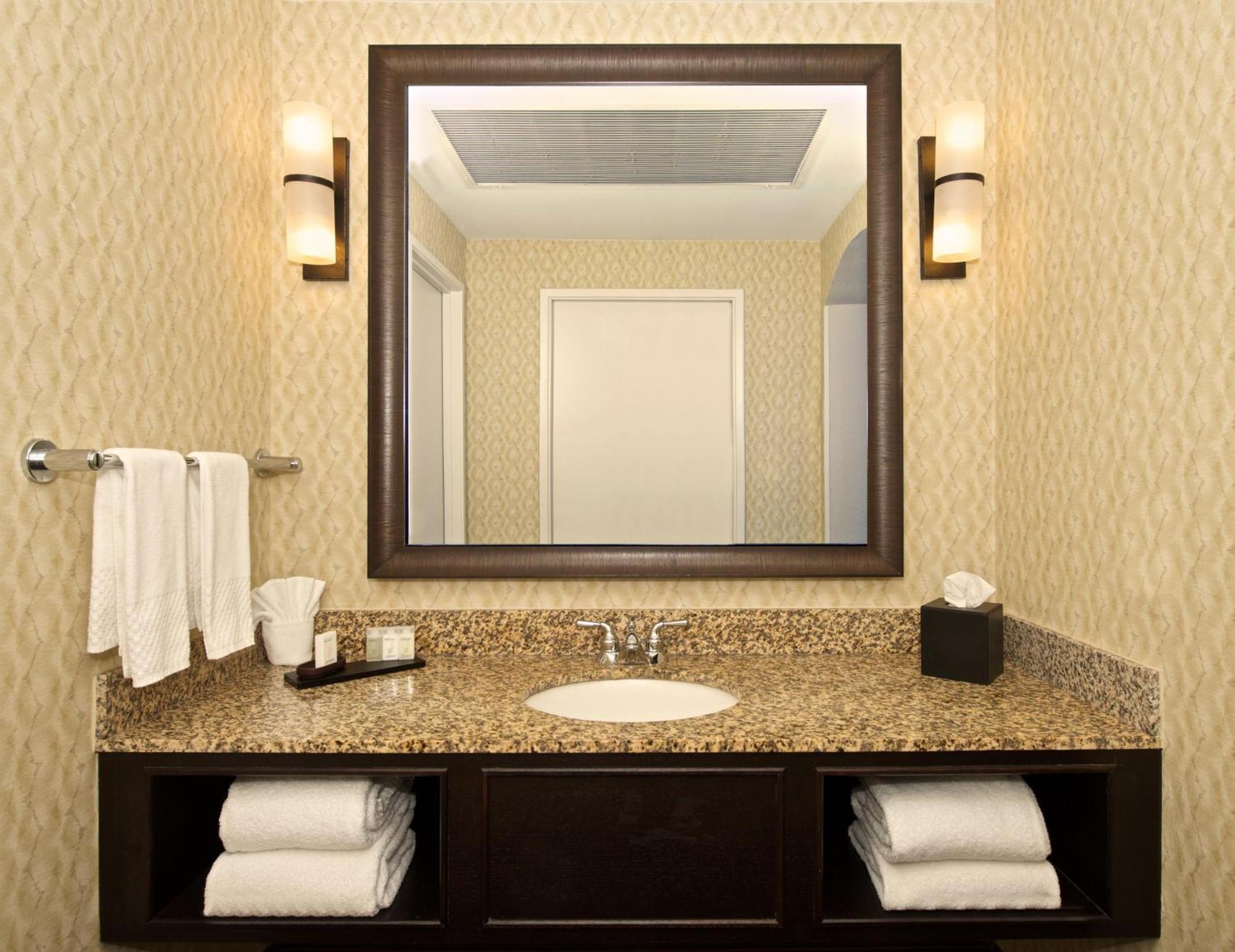 One-Bedroom King Suite