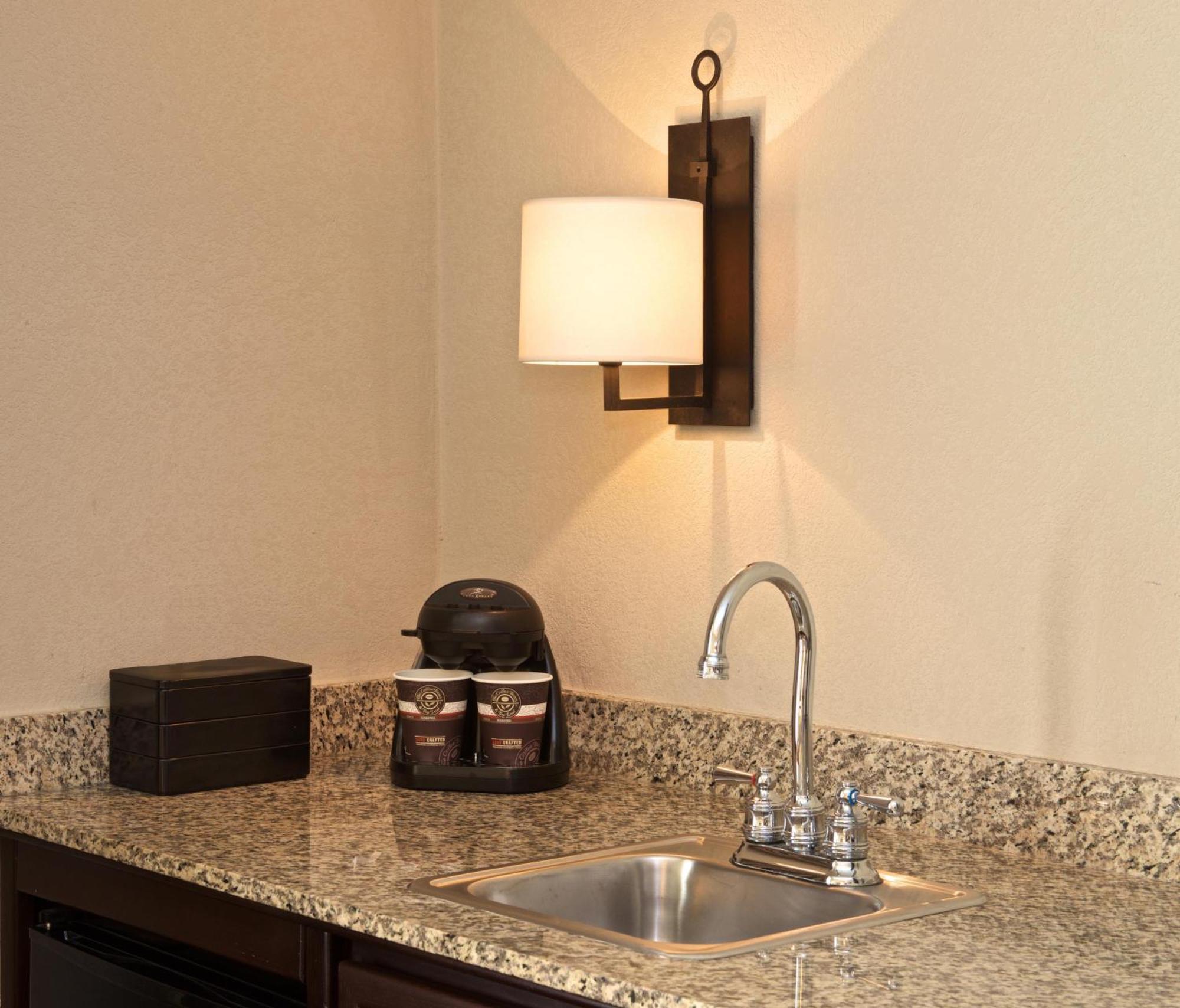 One-Bedroom King Suite