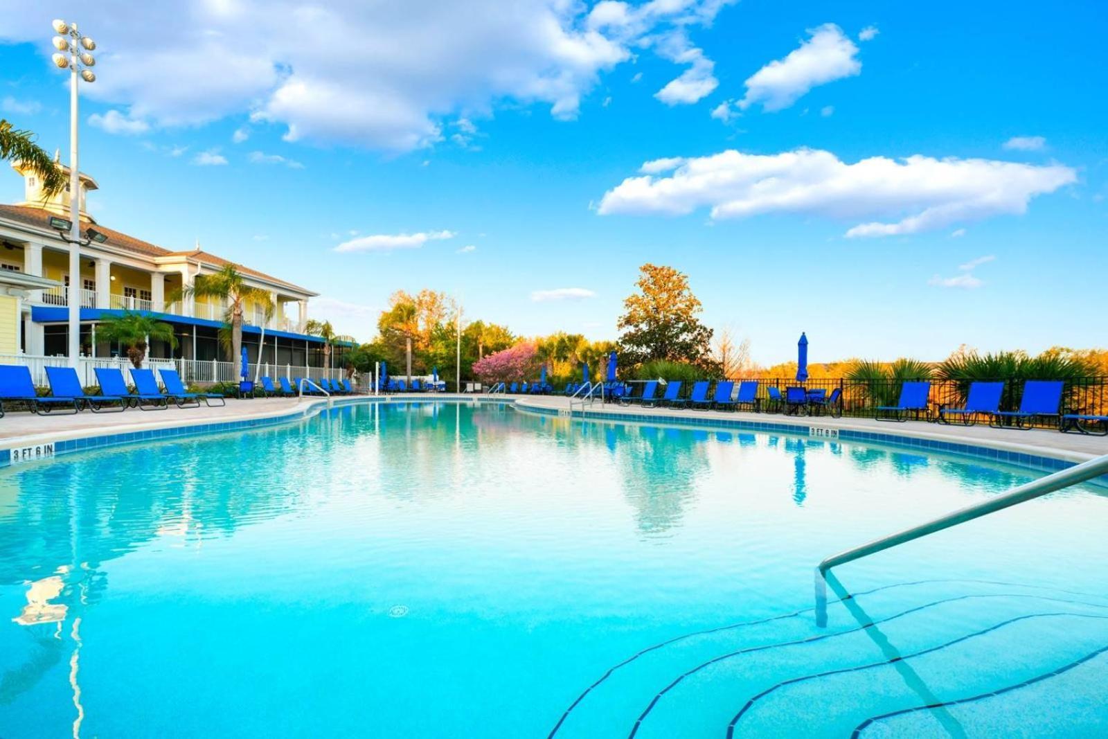 Apartment Pool View