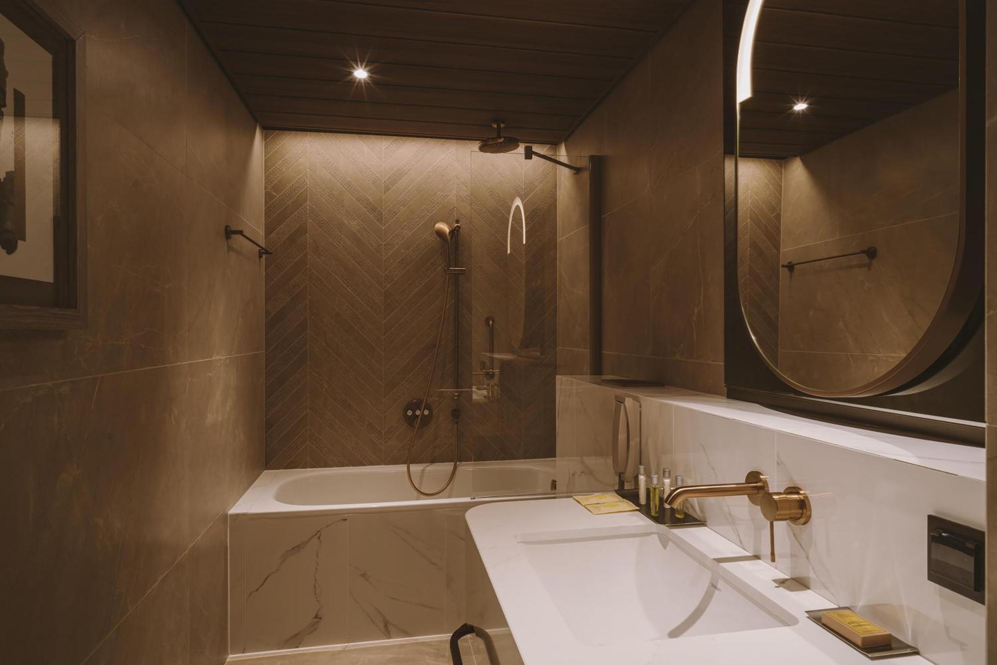 Apartament typu Suite z łóżkiem typu king-size i widokiem na Bałtyk