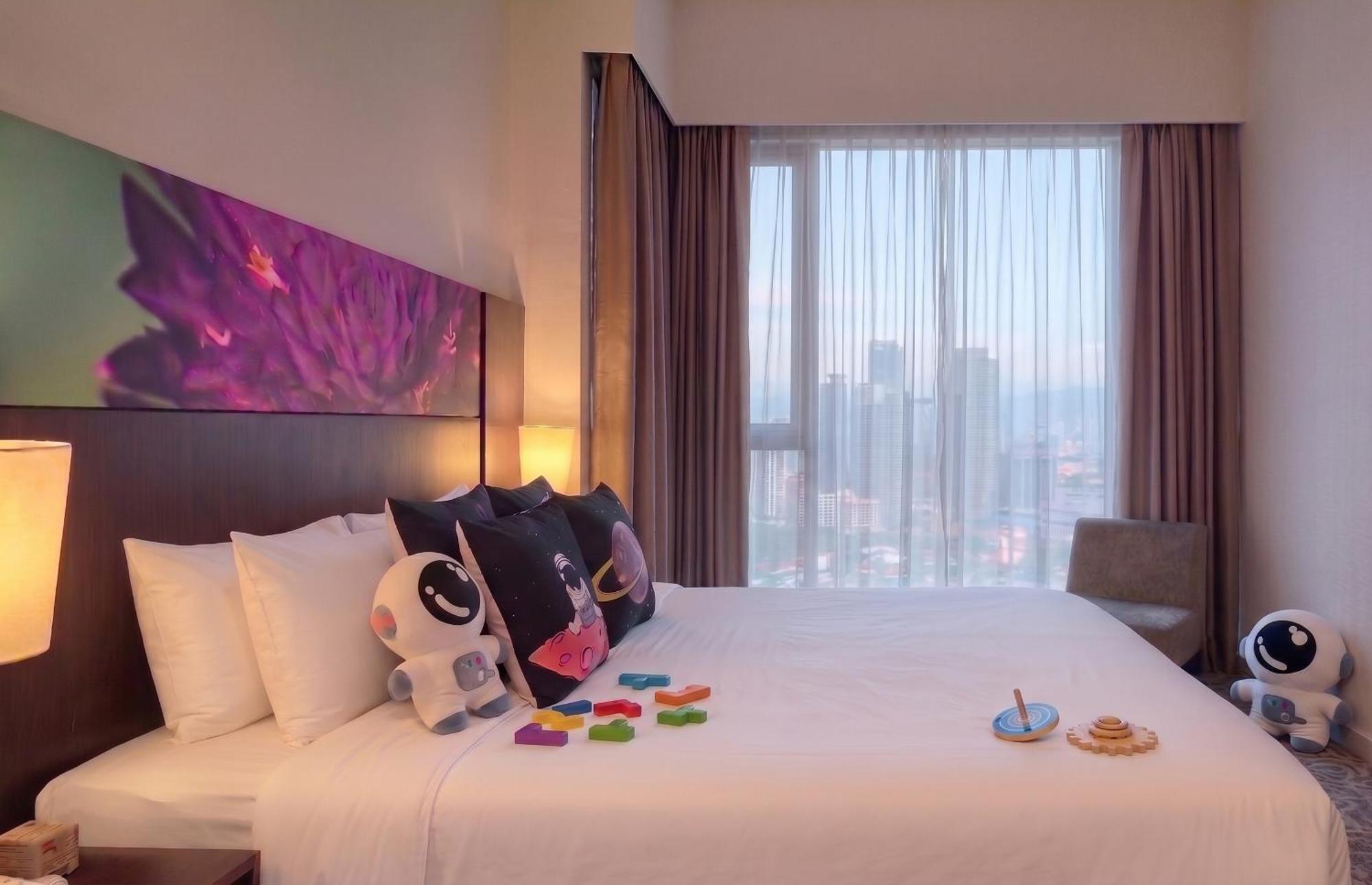 Astronaut-Themed 1 Bedroom Premier Family Suites