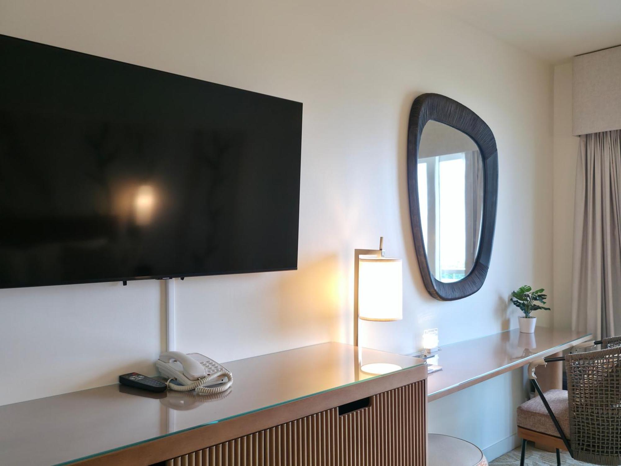 Deluxe Queen Room