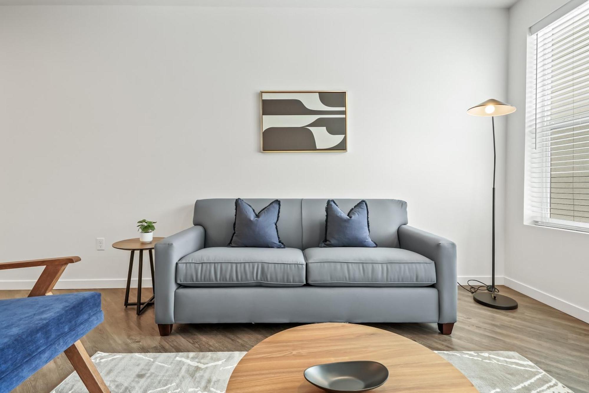 One-Bedroom Apartment Self Check Virtual Front Desk