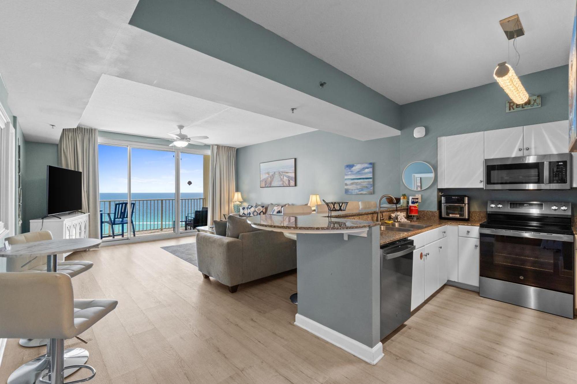 Two-Bedroom Apartment Balcony Sea View
