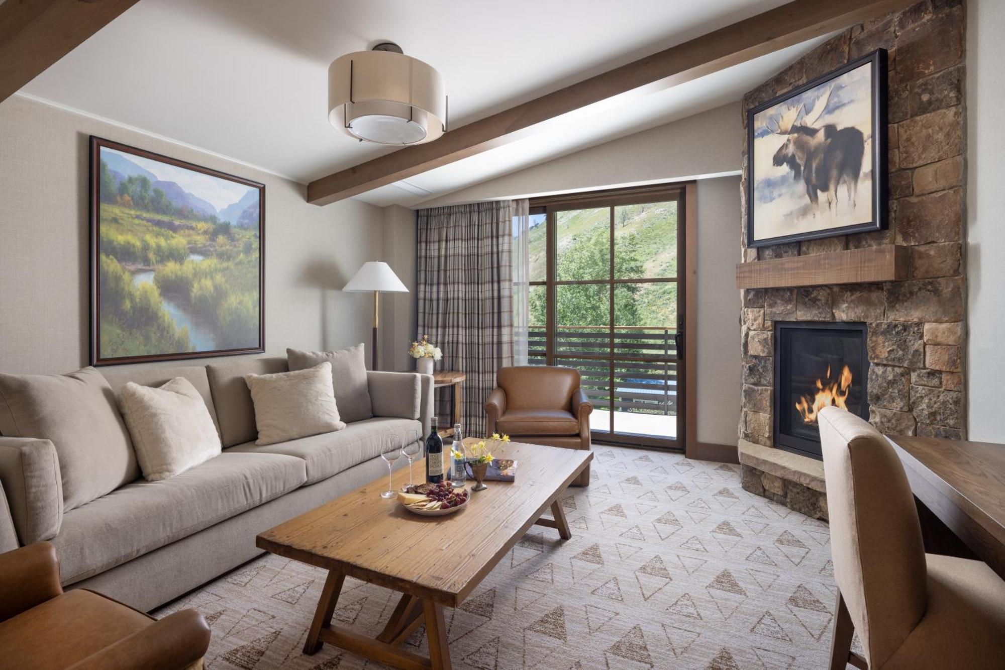 Deluxe King Suite