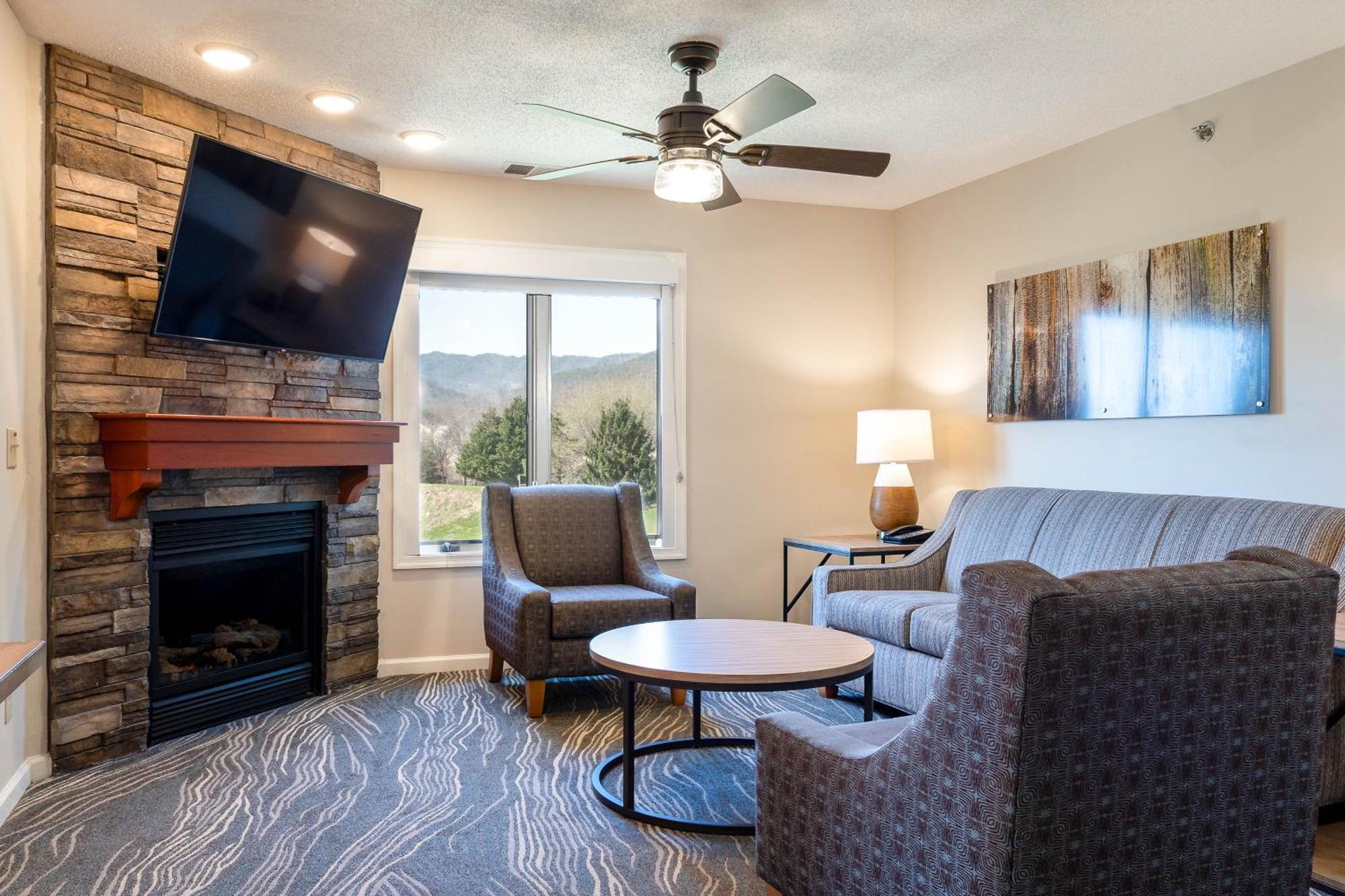 One Bedroom Woodstone Full Kitchen