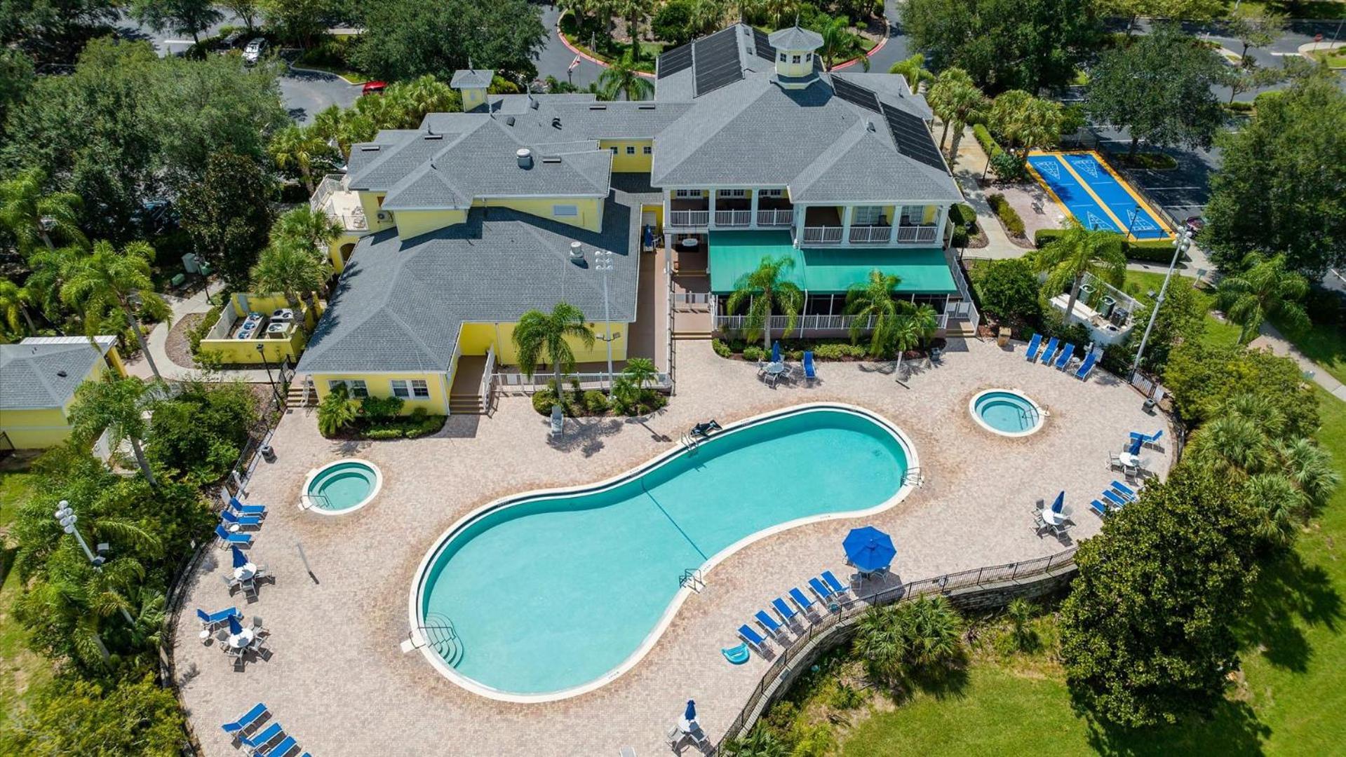 Apartment Pool View