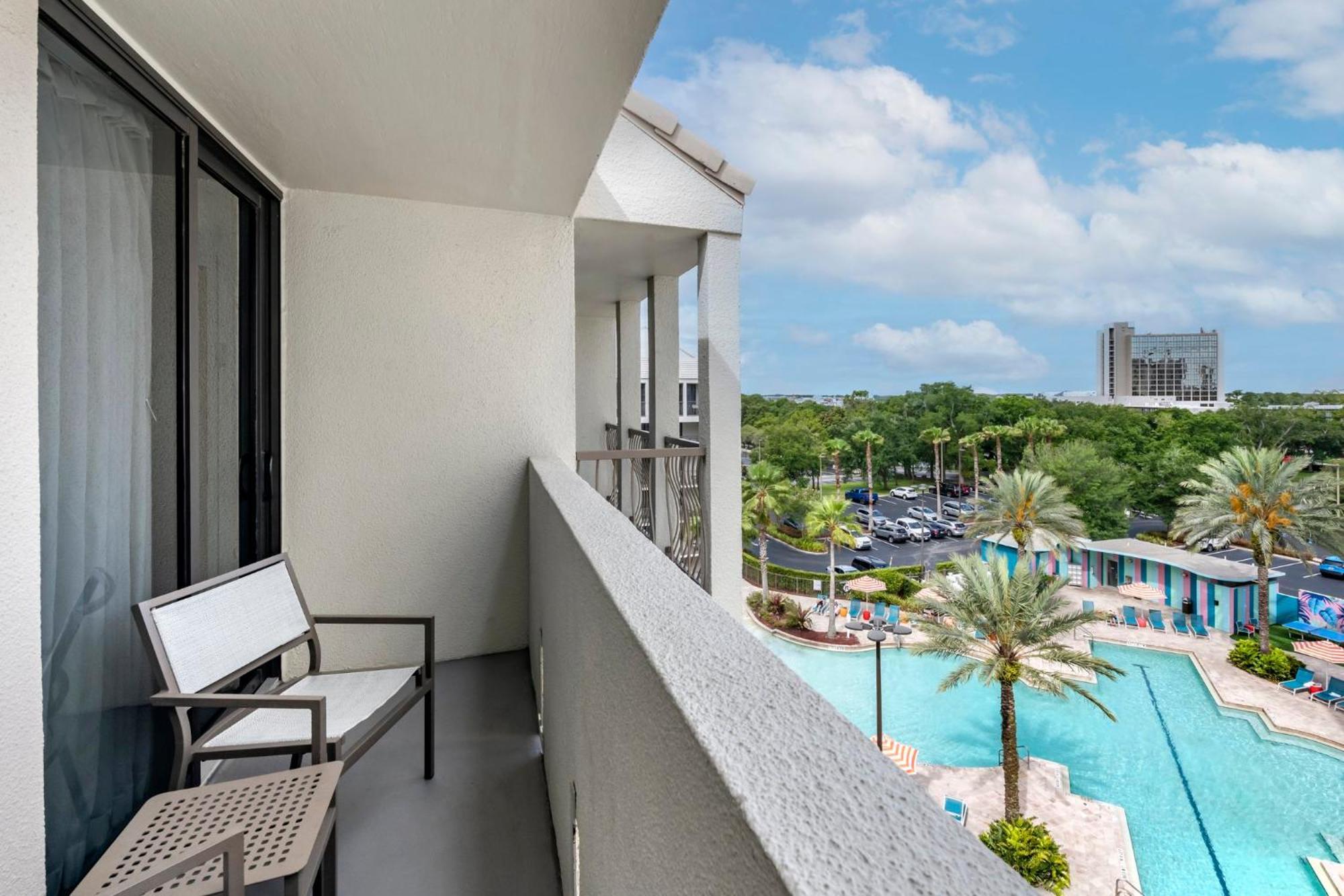 Standard King Room Pool View