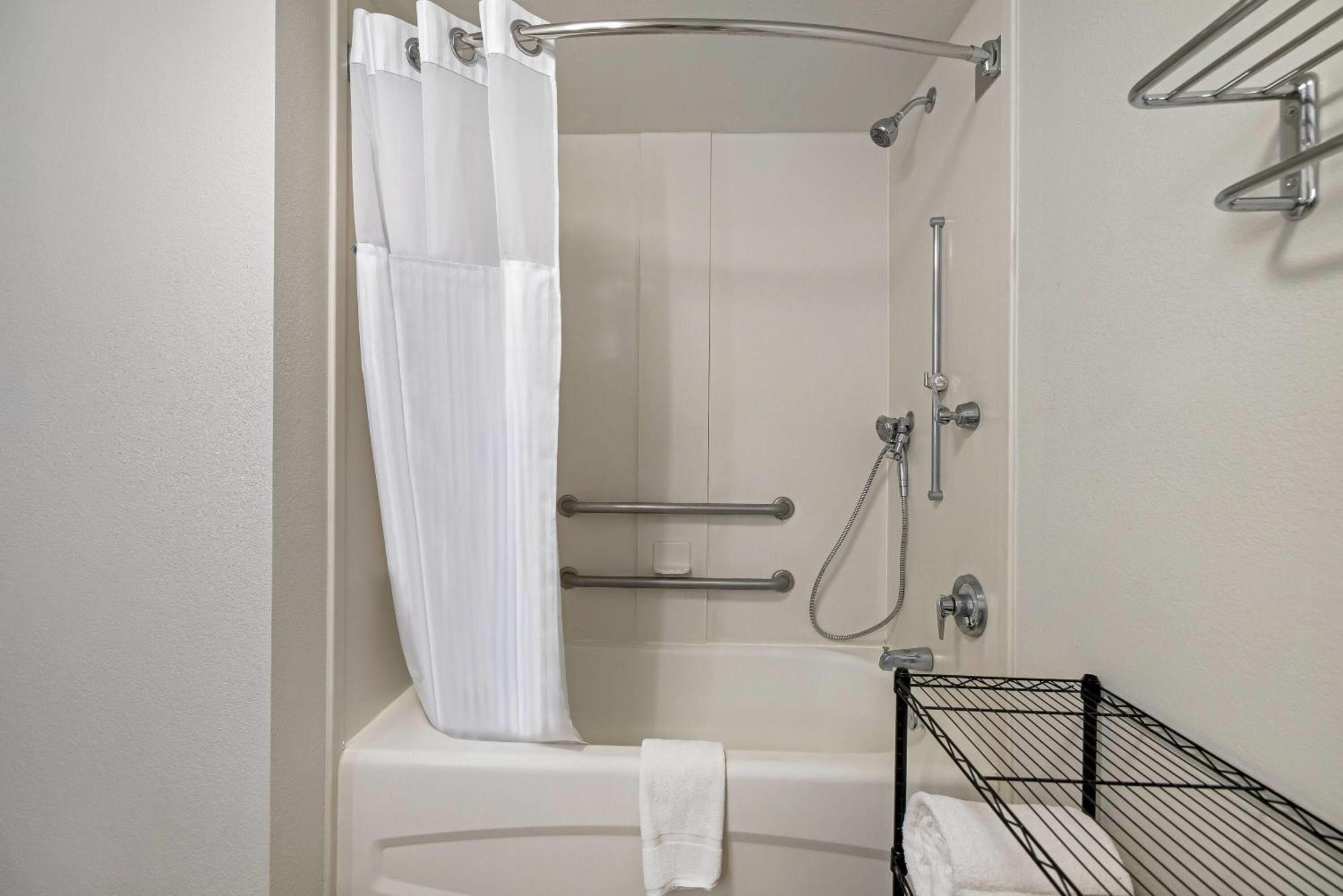 King Room Mobility or Hearing Impaired Access Non-Smoking