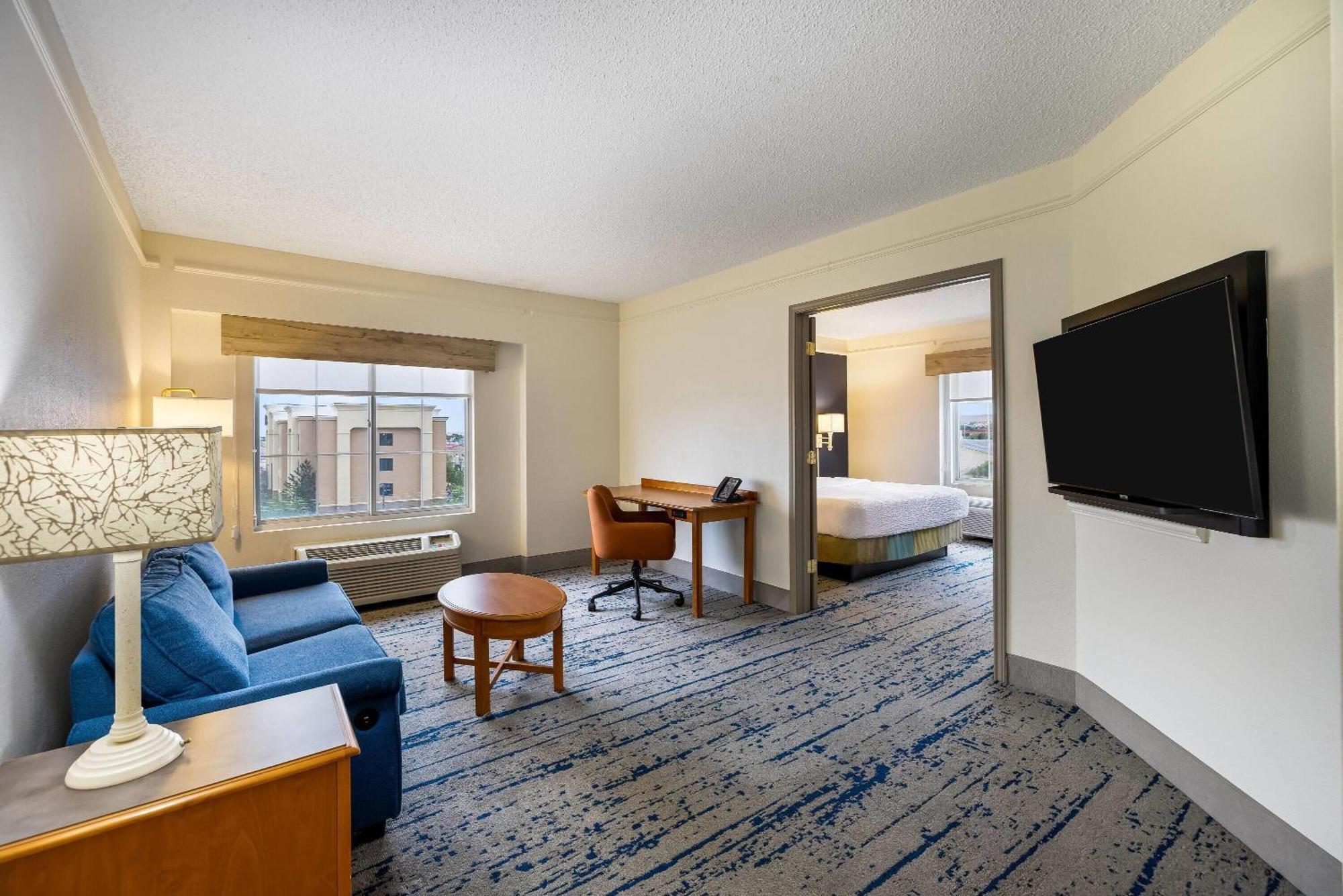 One-Bedroom King Suite Non-Smoking
