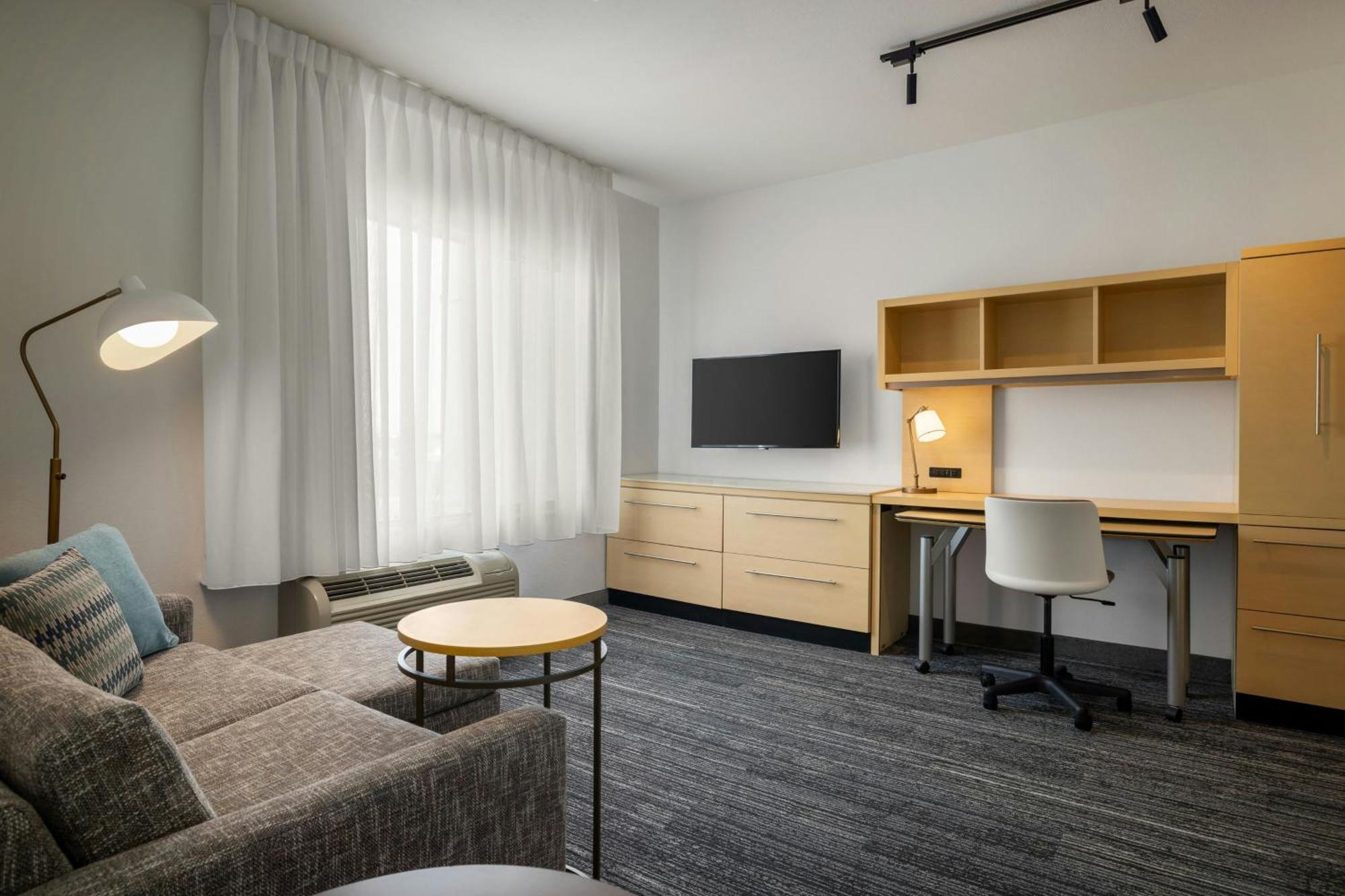 One-Bedroom King Suite