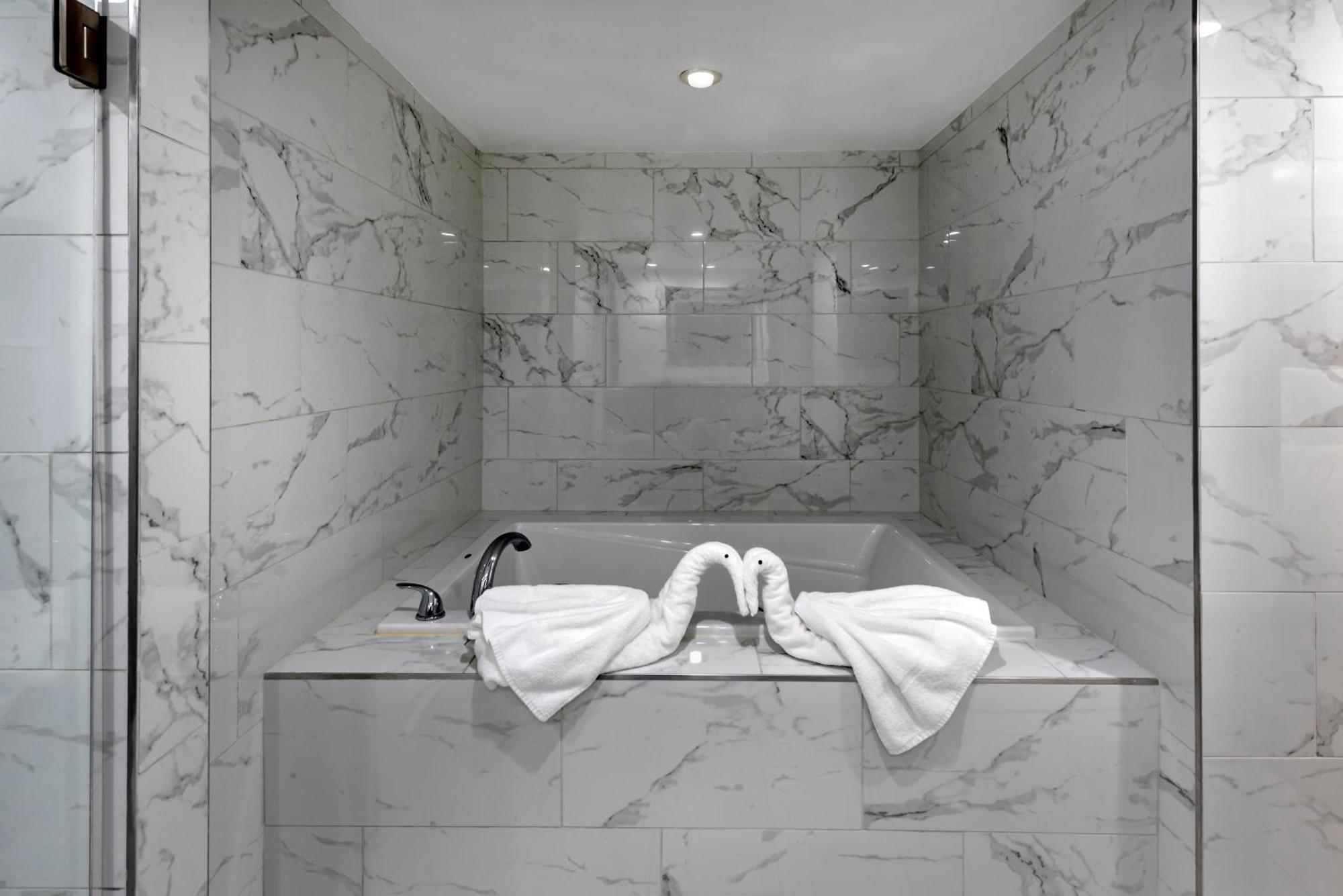 Two Bedroom Suite Hot Tub Oceanfront