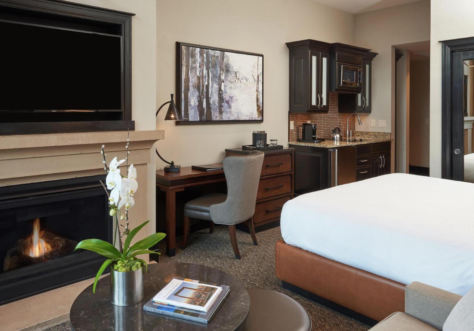 Junior King Suite Kitchenette
