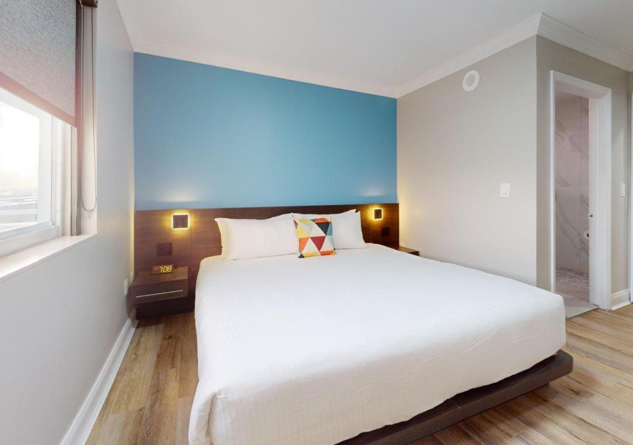 Executive Suite King bed