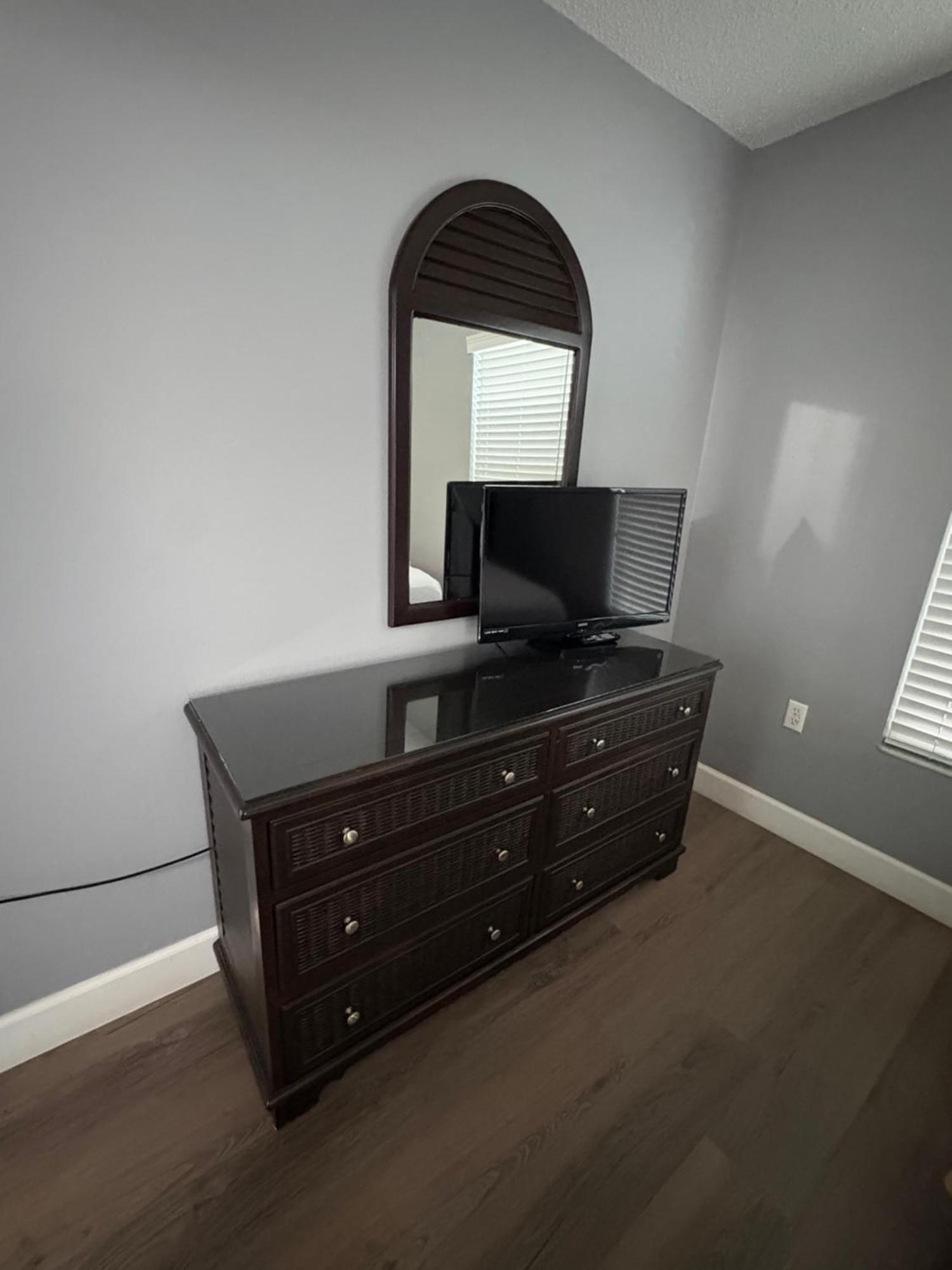 Deluxe Two-Bedroom Apartment