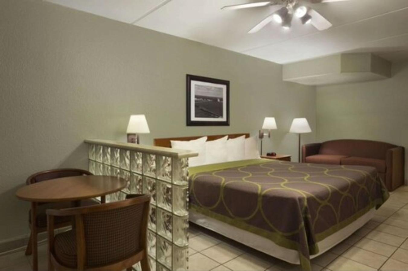 King Room Kitchenette