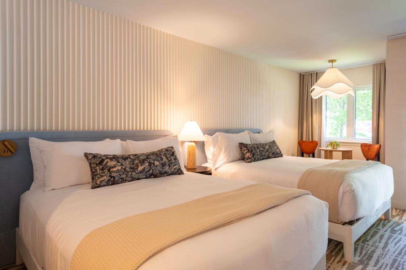 2 Queens Grand Meadow