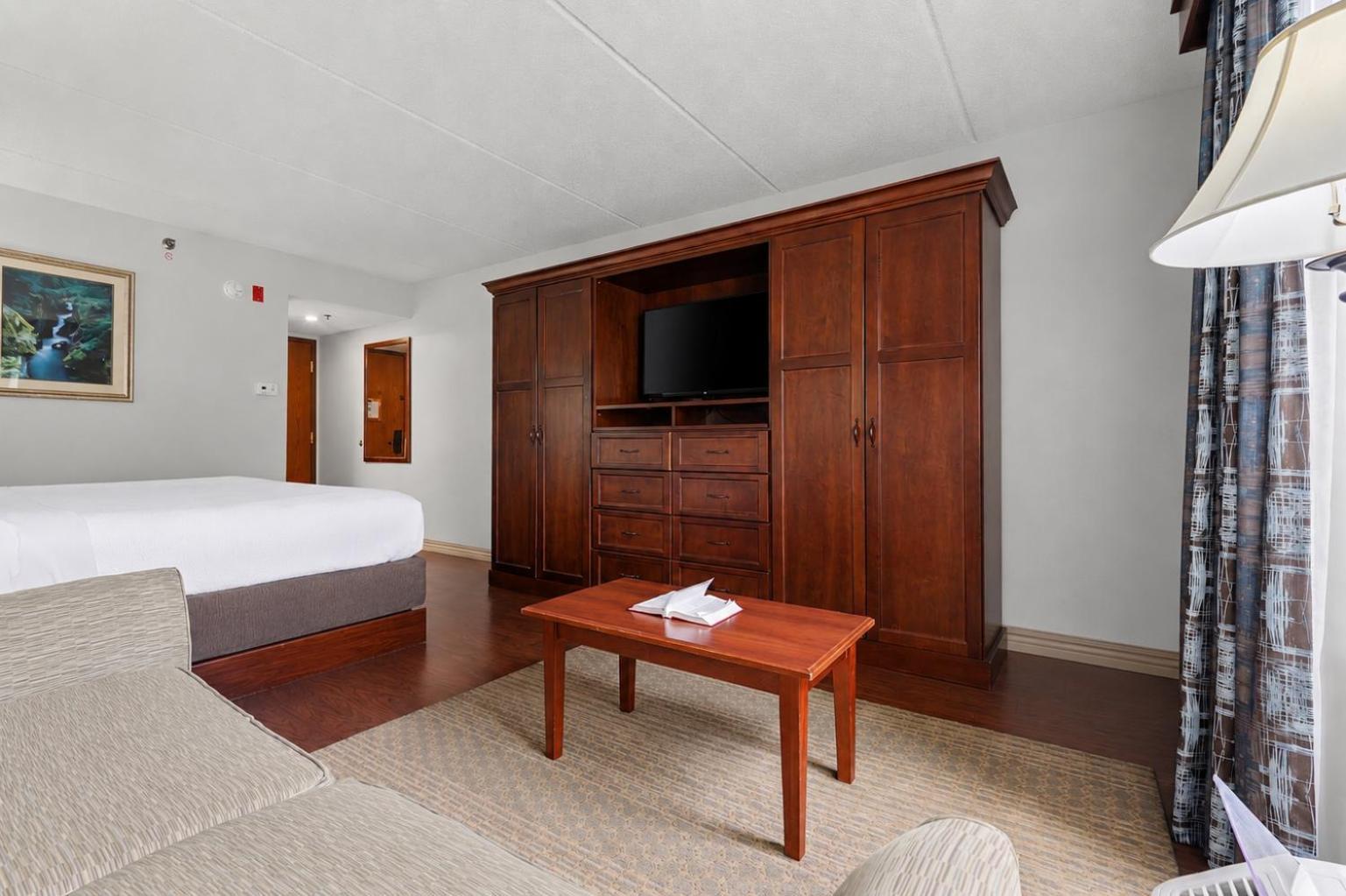 Standard King Room