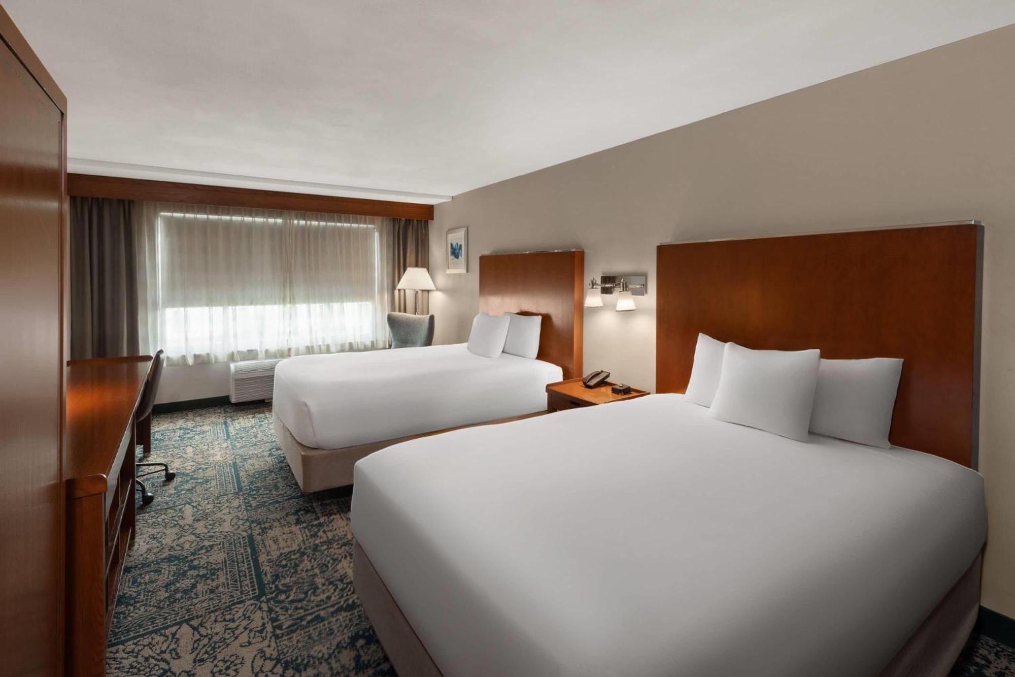 Deluxe Queen Room Two Queen Beds Non-Smoking