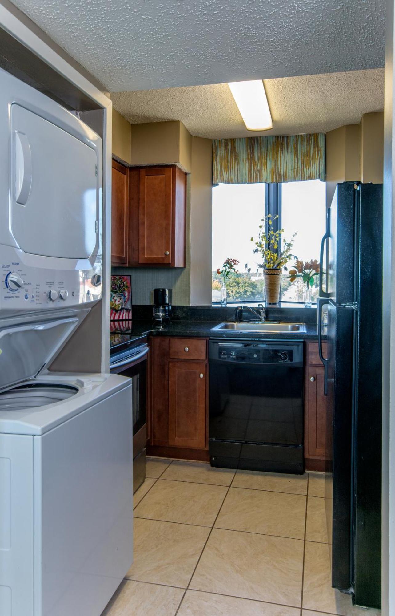 Oceanfront Deluxe One Bedroom Queen Condo