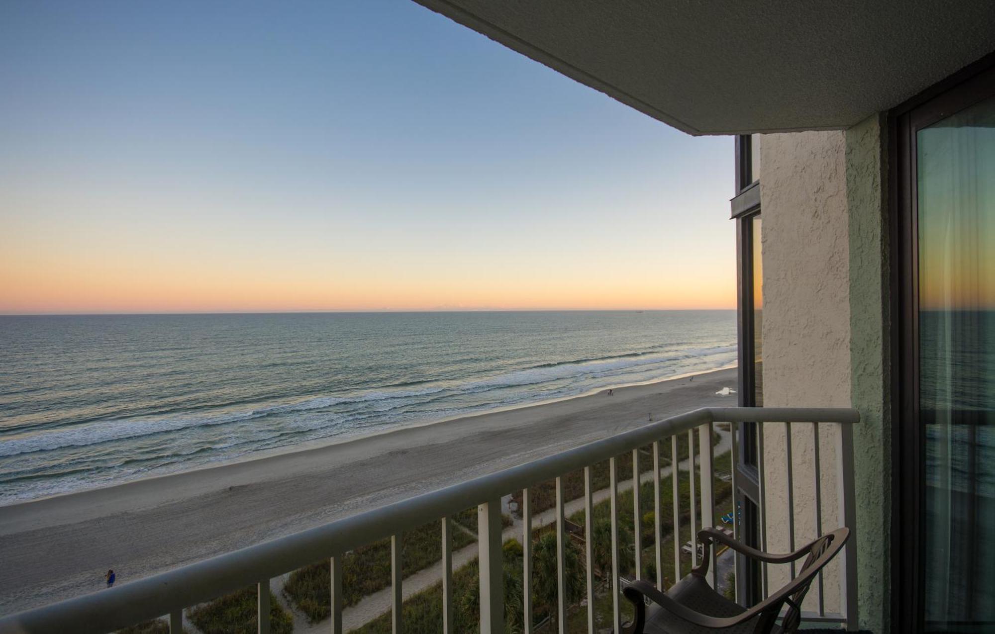 Oceanfront Deluxe One Bedroom King Condo