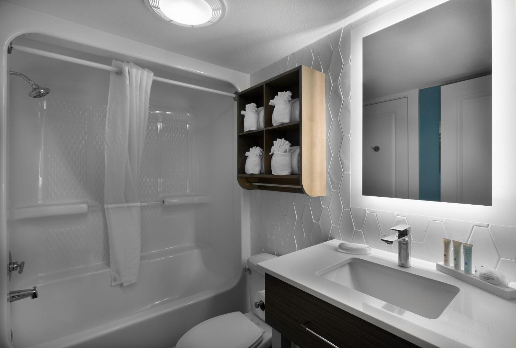 Two-Bedroom Deluxe Apartment