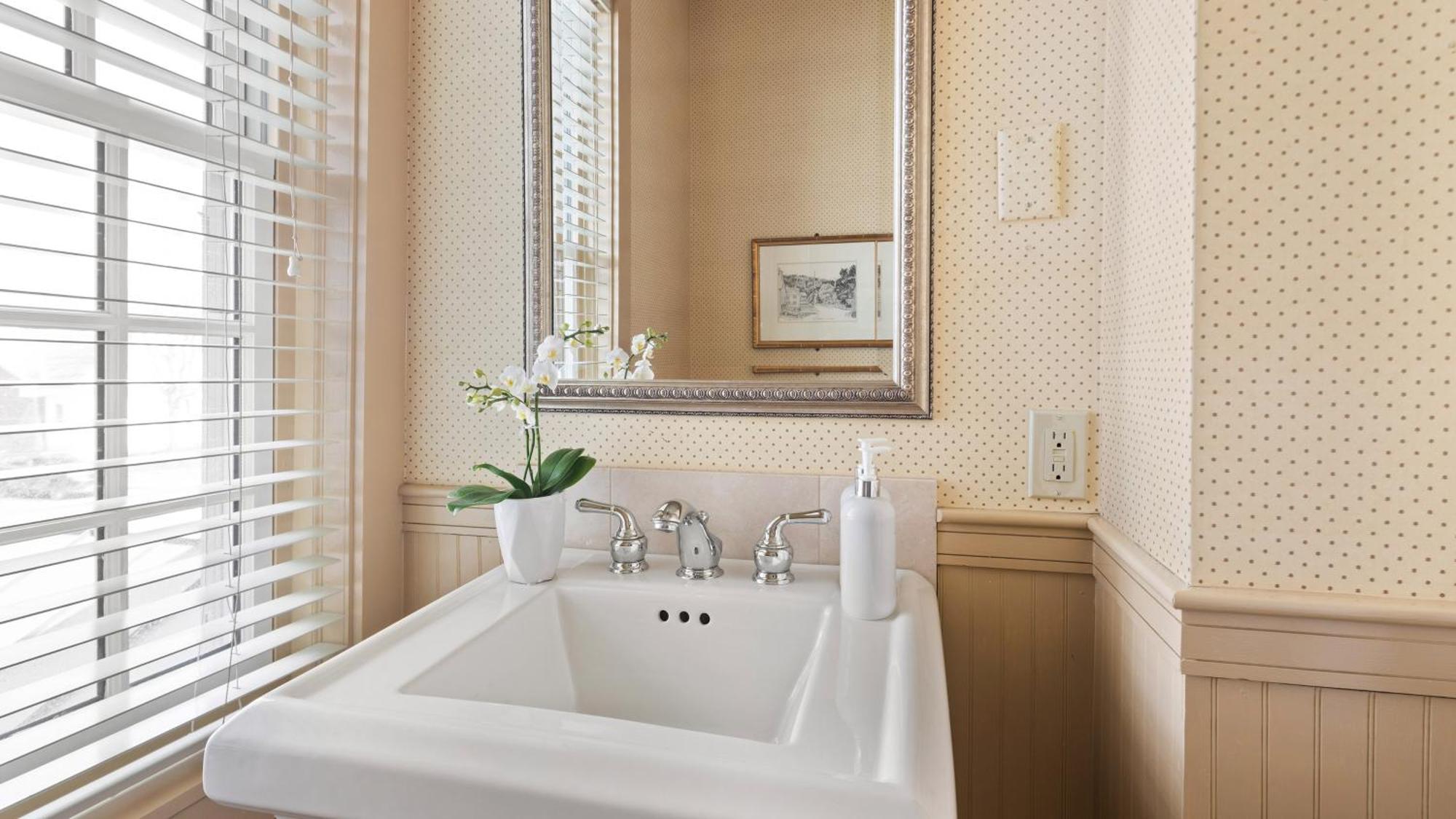 Classic Queen Room