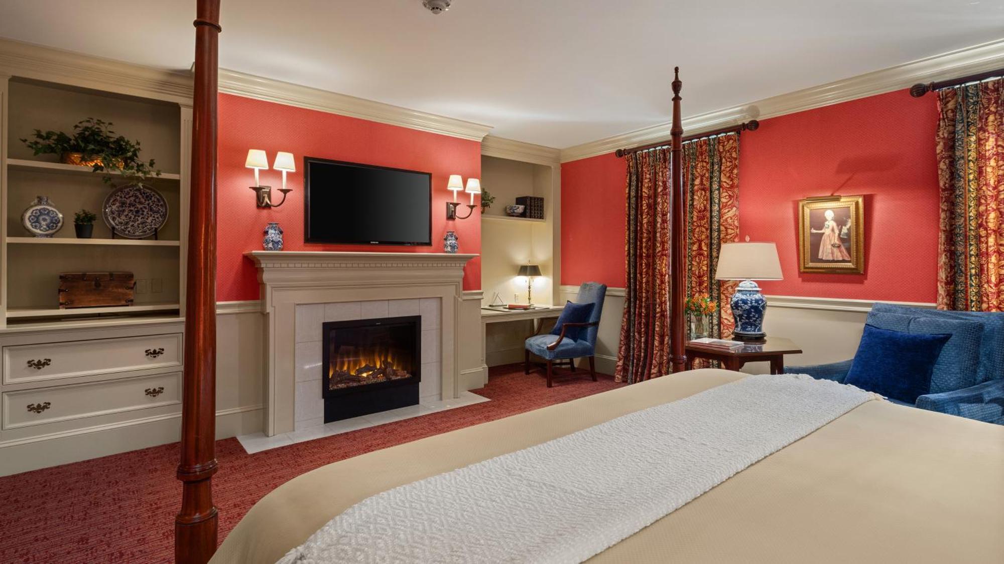Luxury King Suite