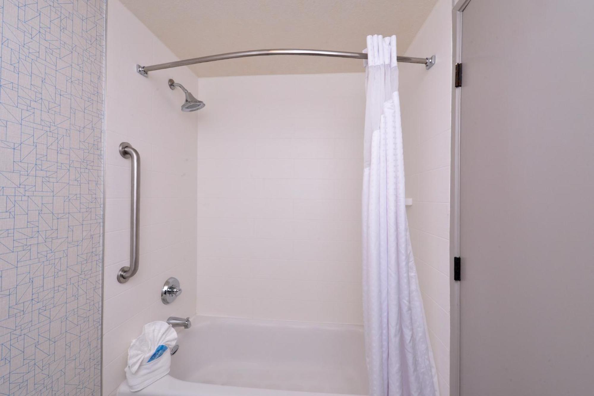 King Room Shower Communications or Mobility Accessible