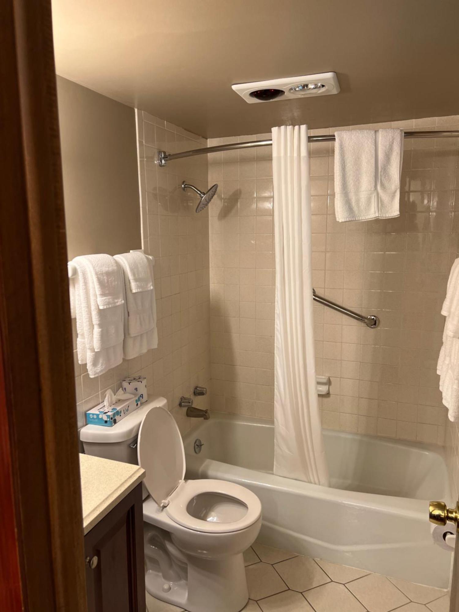 King Room Spa Bath