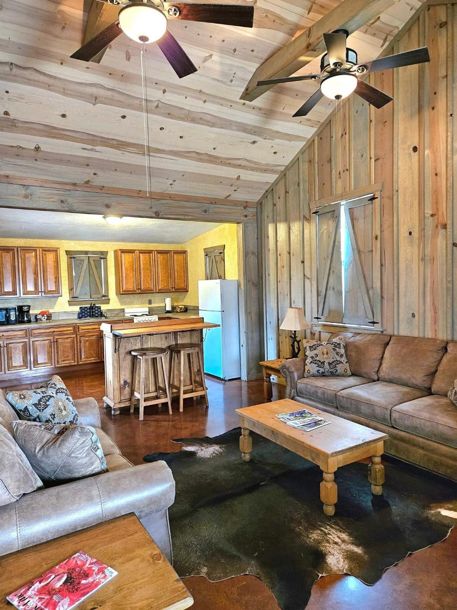 Deluxe King Suite
