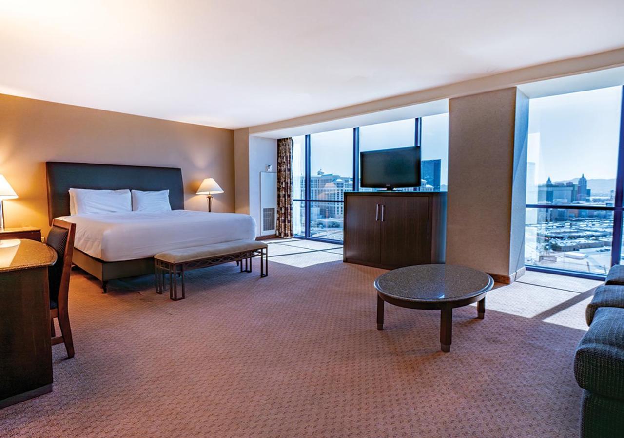 1 King Suite Strip View