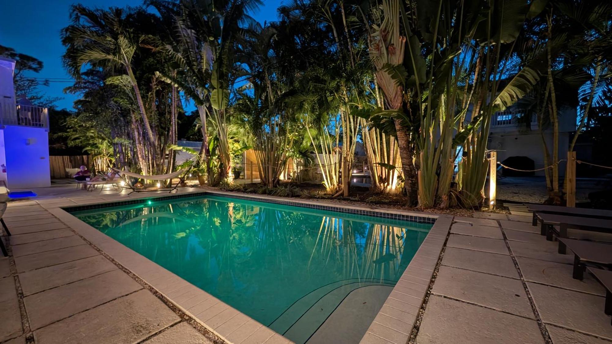 King Room Pool View