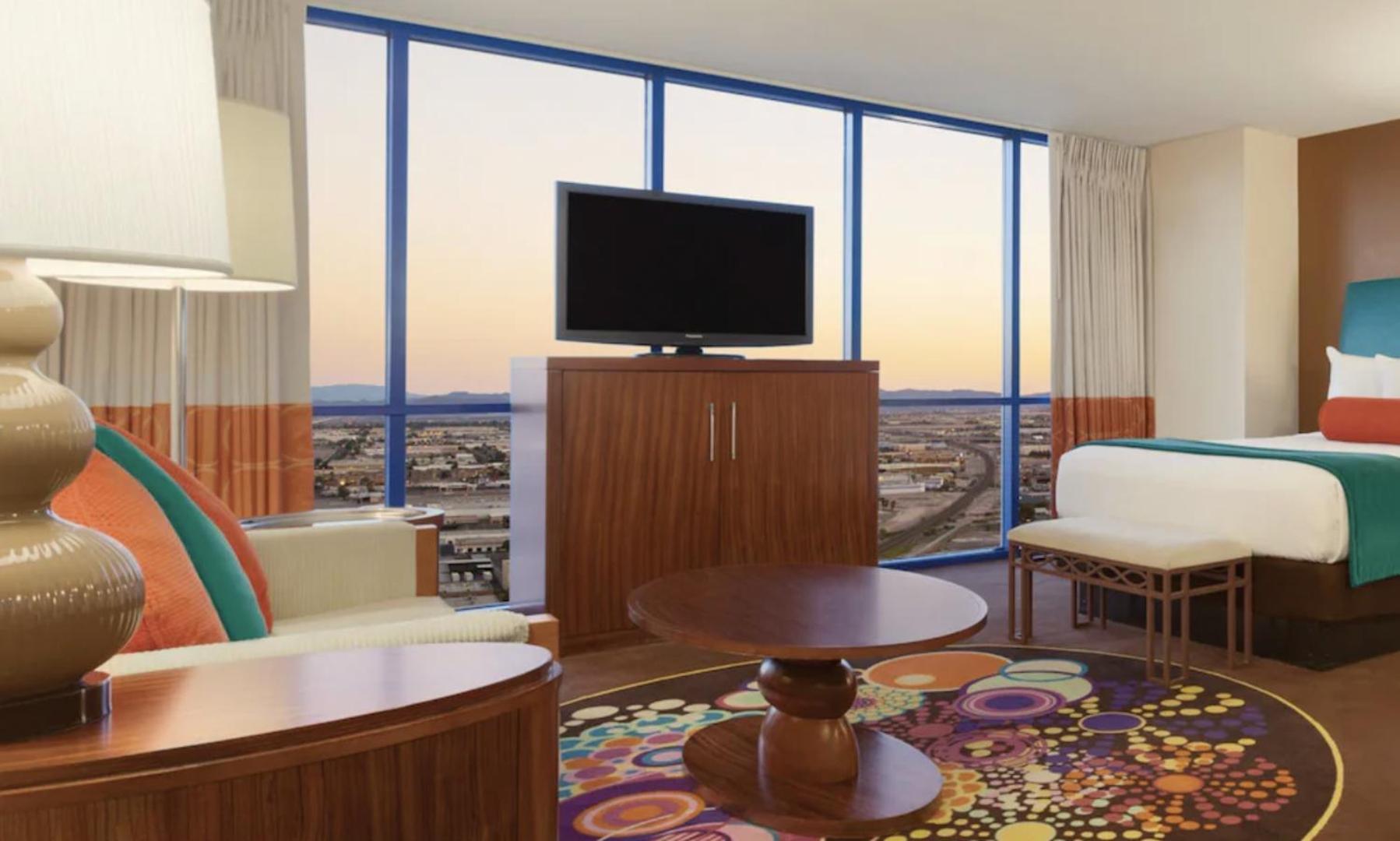 1 King Suite 1 King Suite