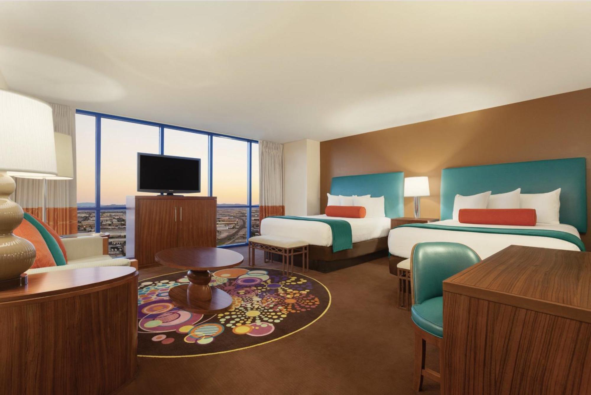 2 Queen Suite w or Strip View 2 Queen Suite w or Strip View