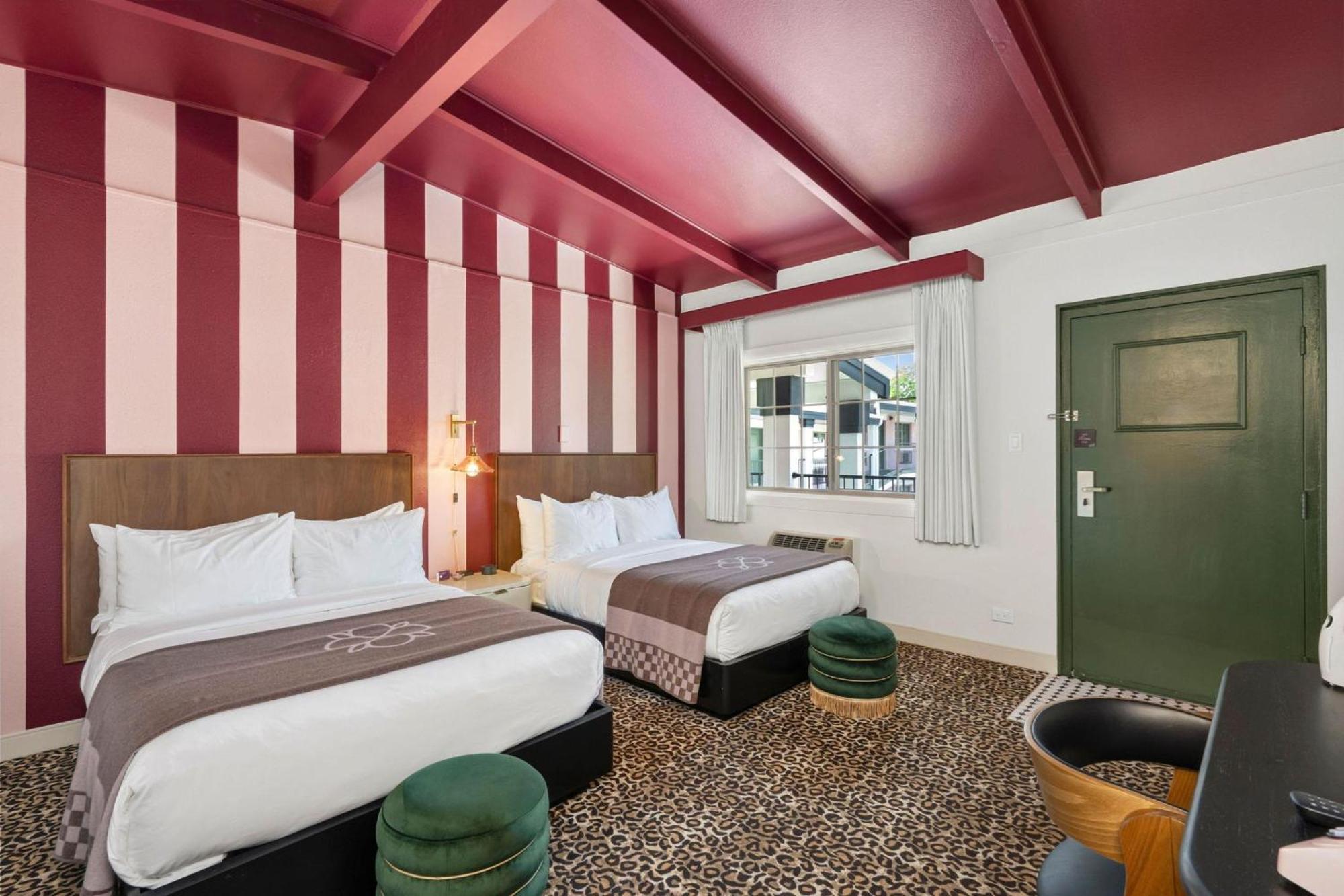 Double Room Two Double Beds Exterior Access or Non-Smoking