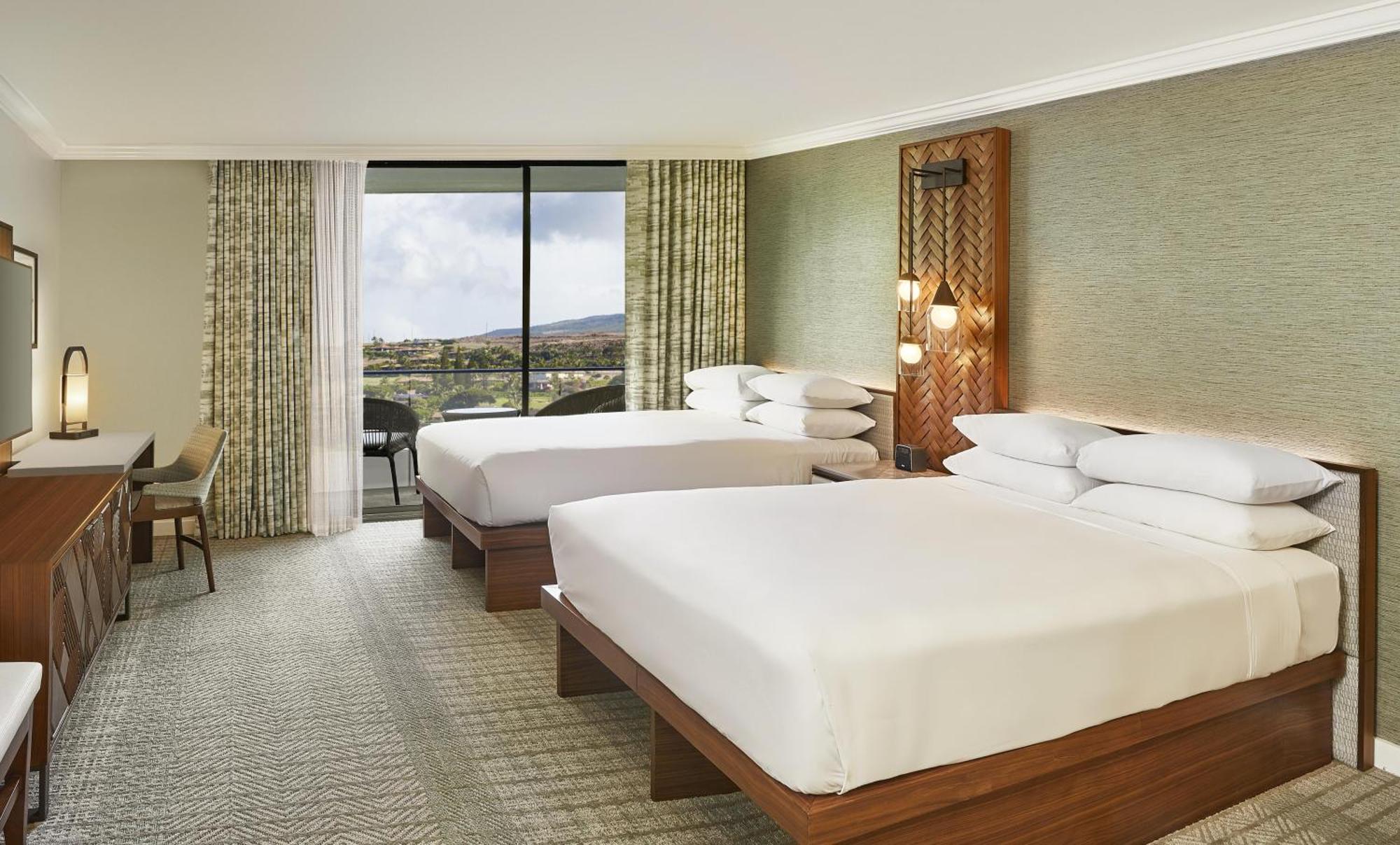 Queen Room Two Queen Beds Mountain View