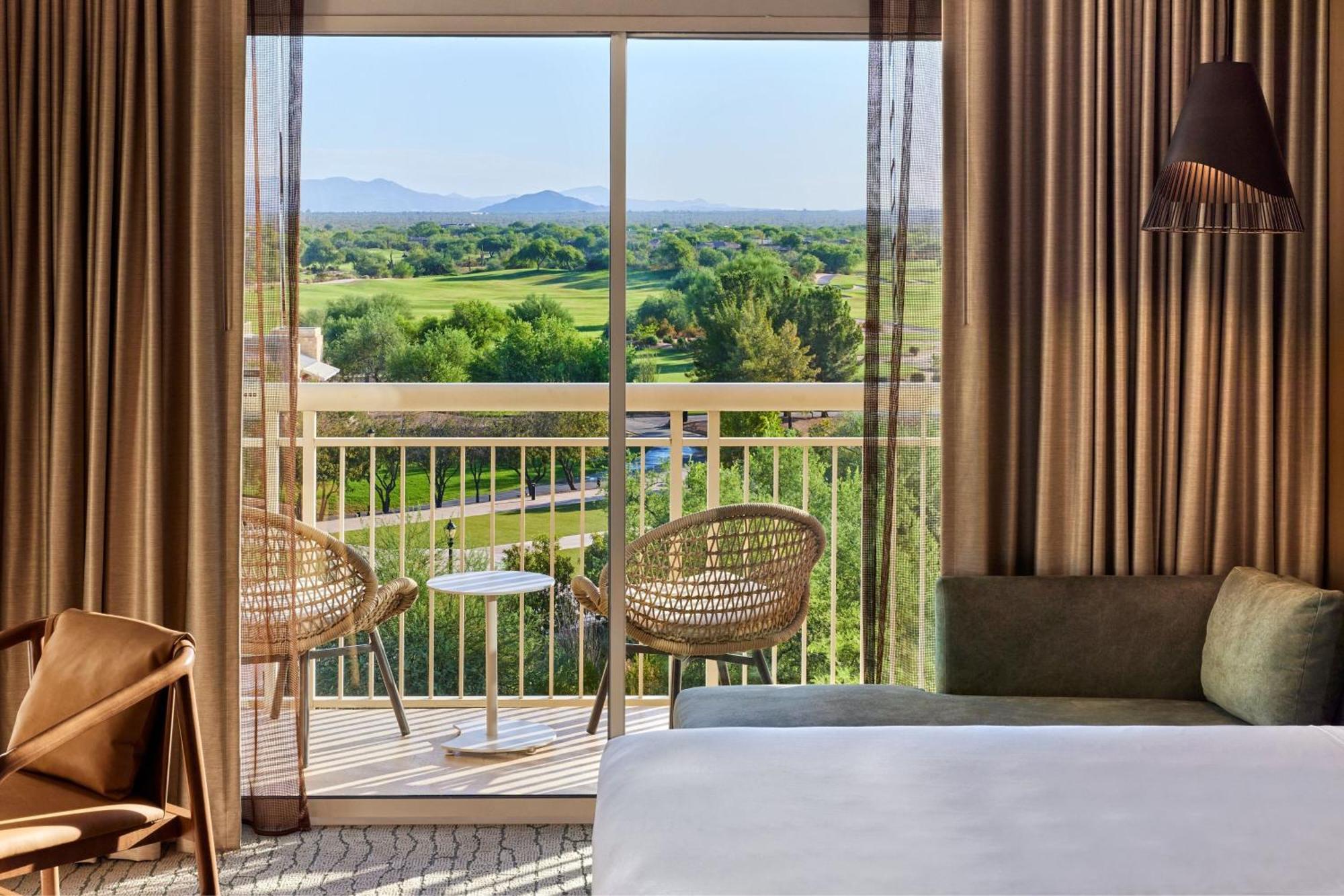 Guest room 1 King Mountain view Balcony